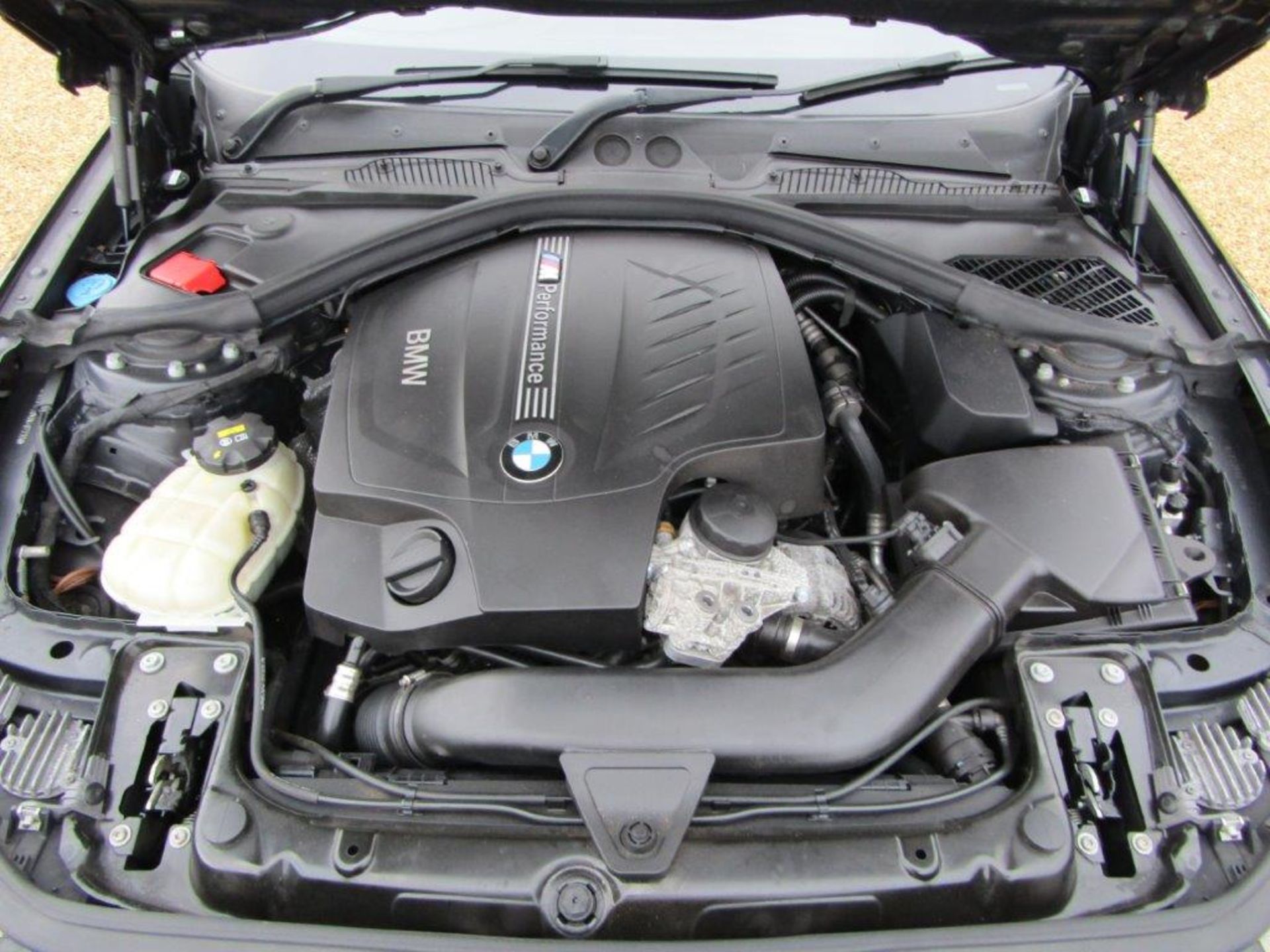 16 16 BMW M235I Auto - Image 28 of 33