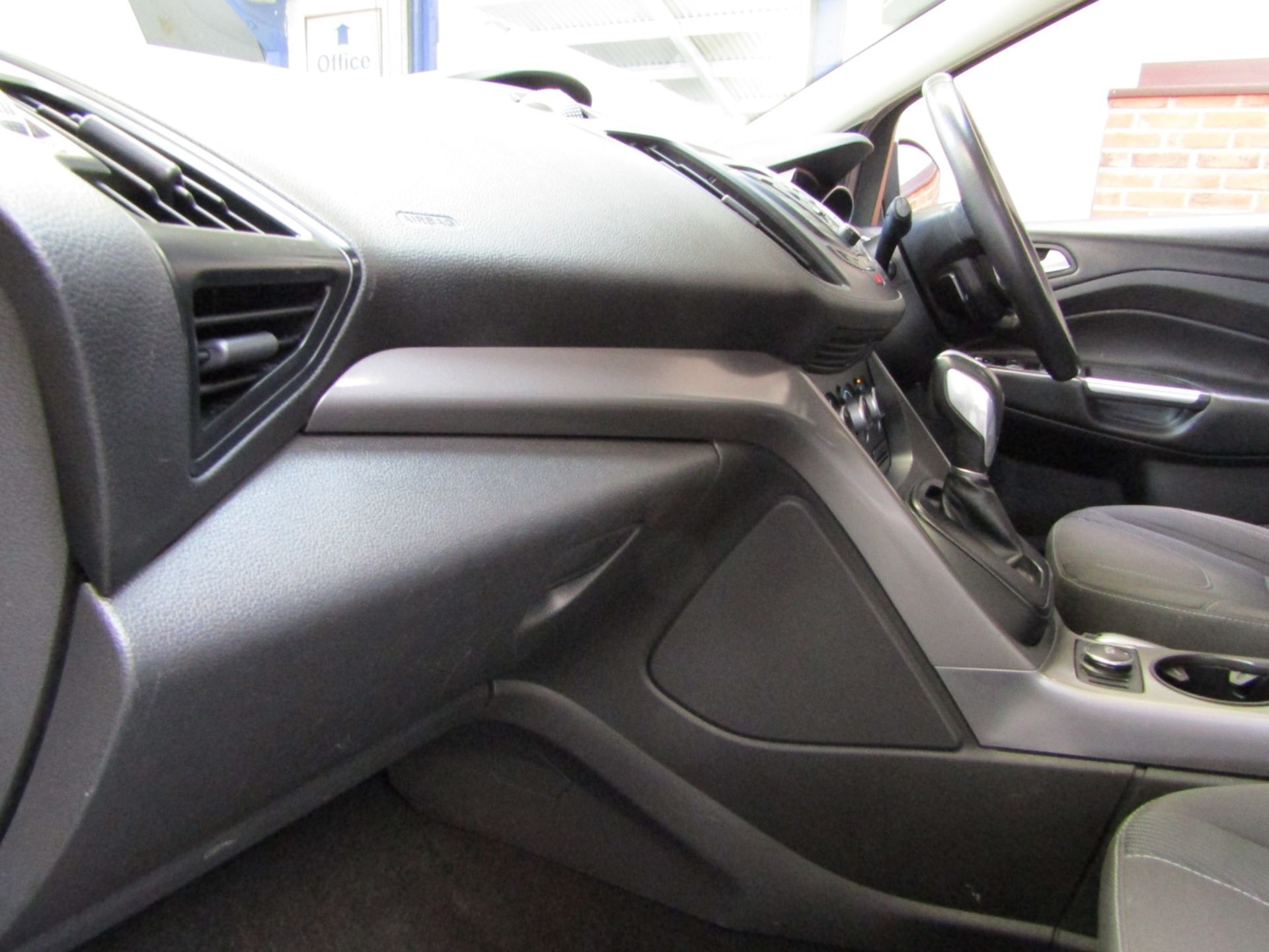 13 13 Ford Kuga Zetec TDCI Auto - Image 16 of 18