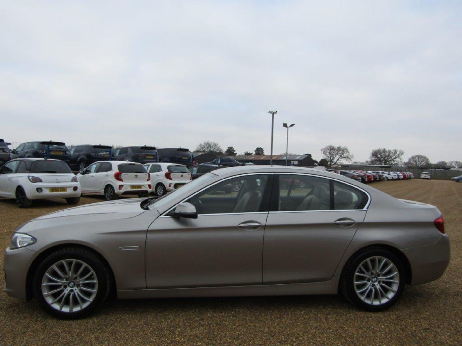 64 15 BMW 520D Luxury - Image 33 of 33