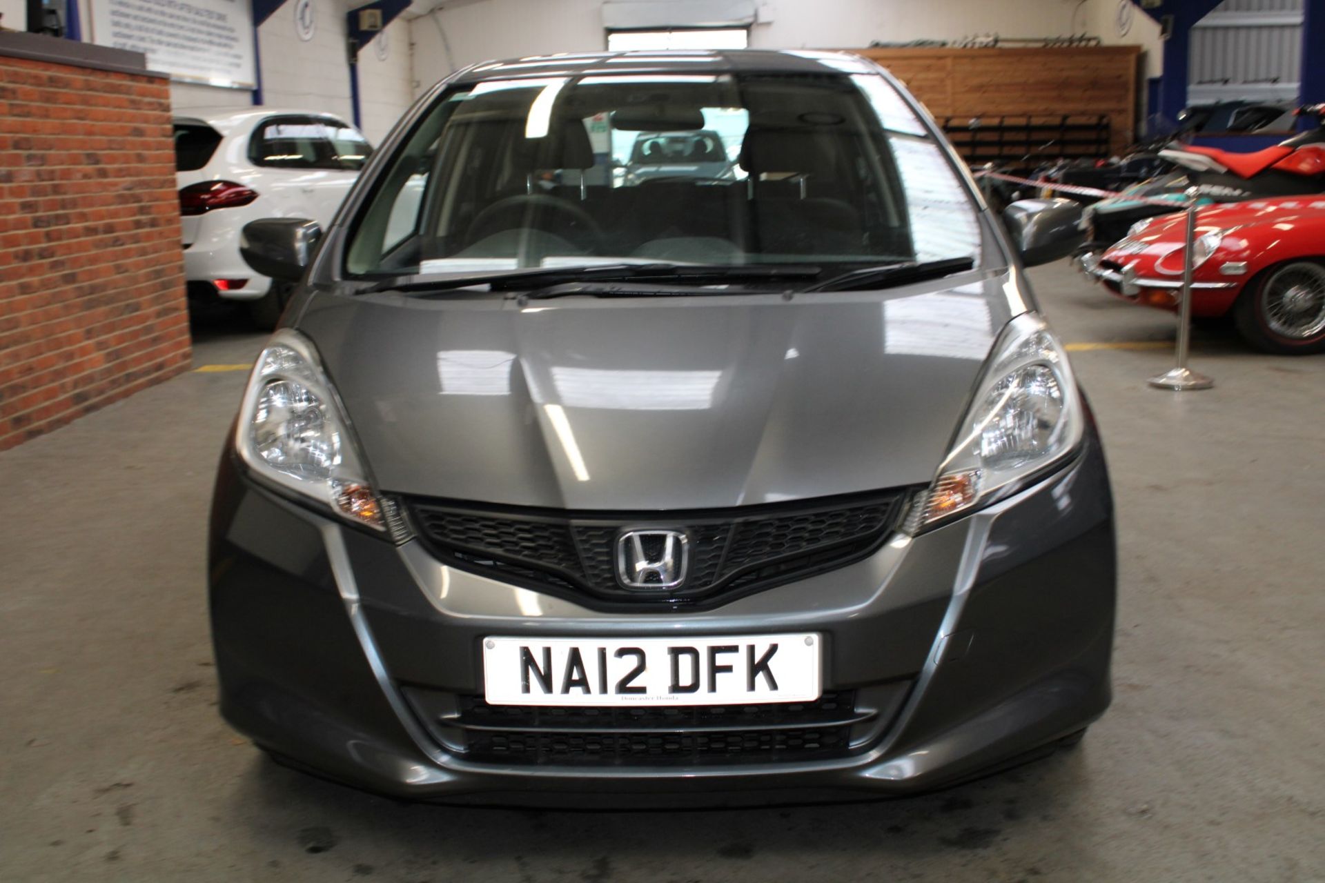 12 12 Honda Jazz I-VTEC ES - Image 2 of 19