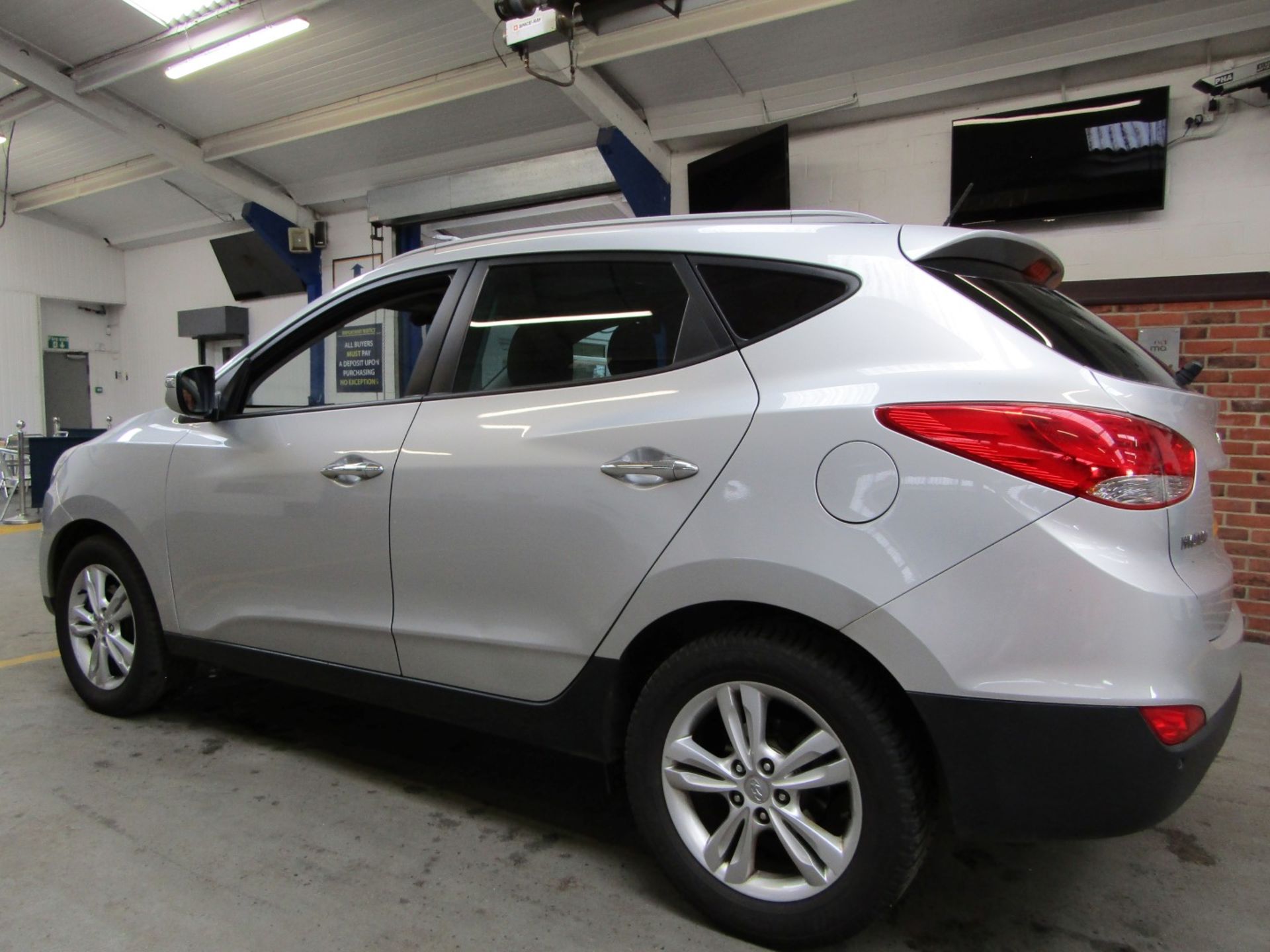 60 10 Hyundai IX35 Premium 2WD - Image 25 of 29