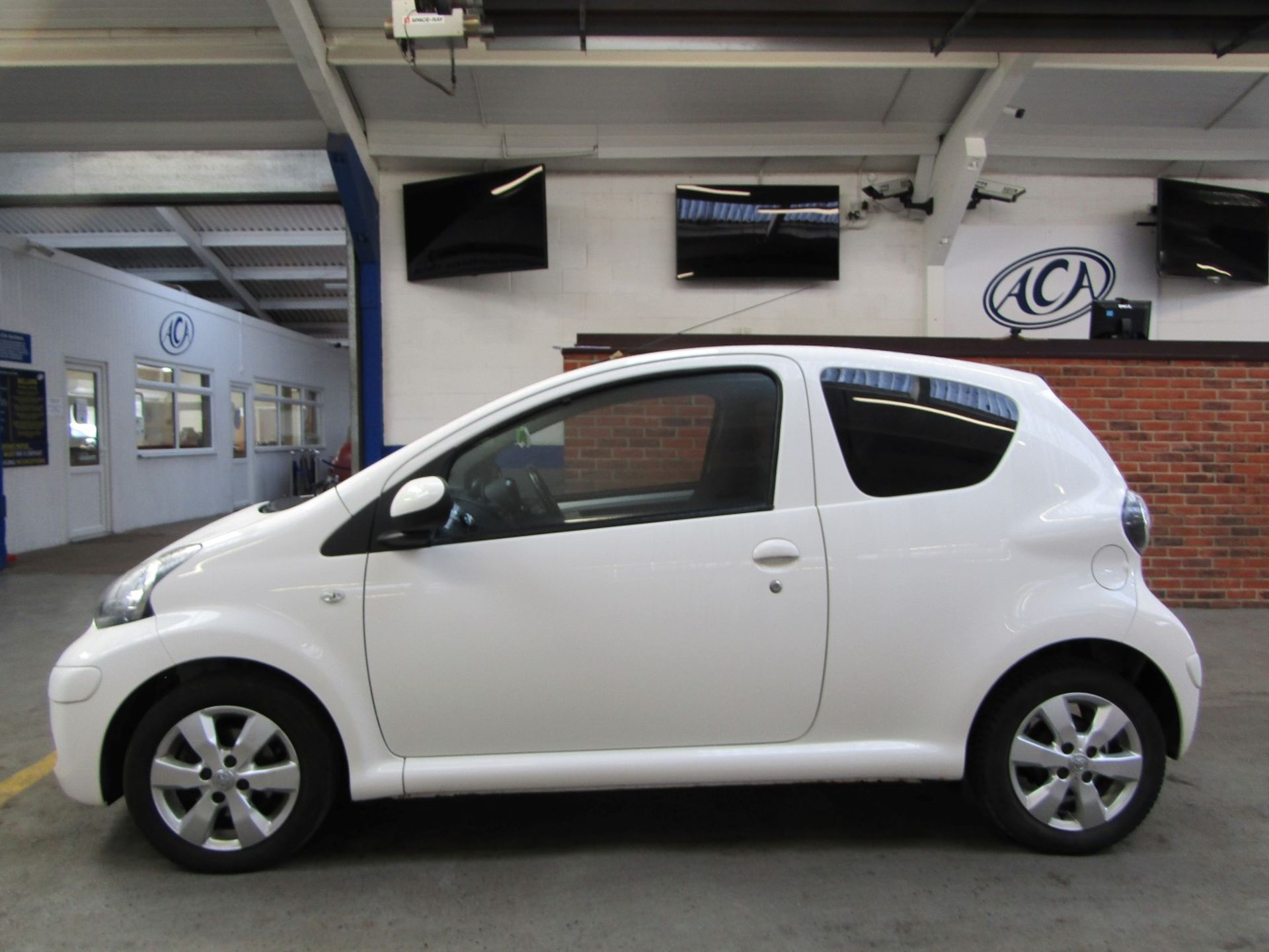 12 12 Toyota Aygo Go VVT-I - Image 21 of 21