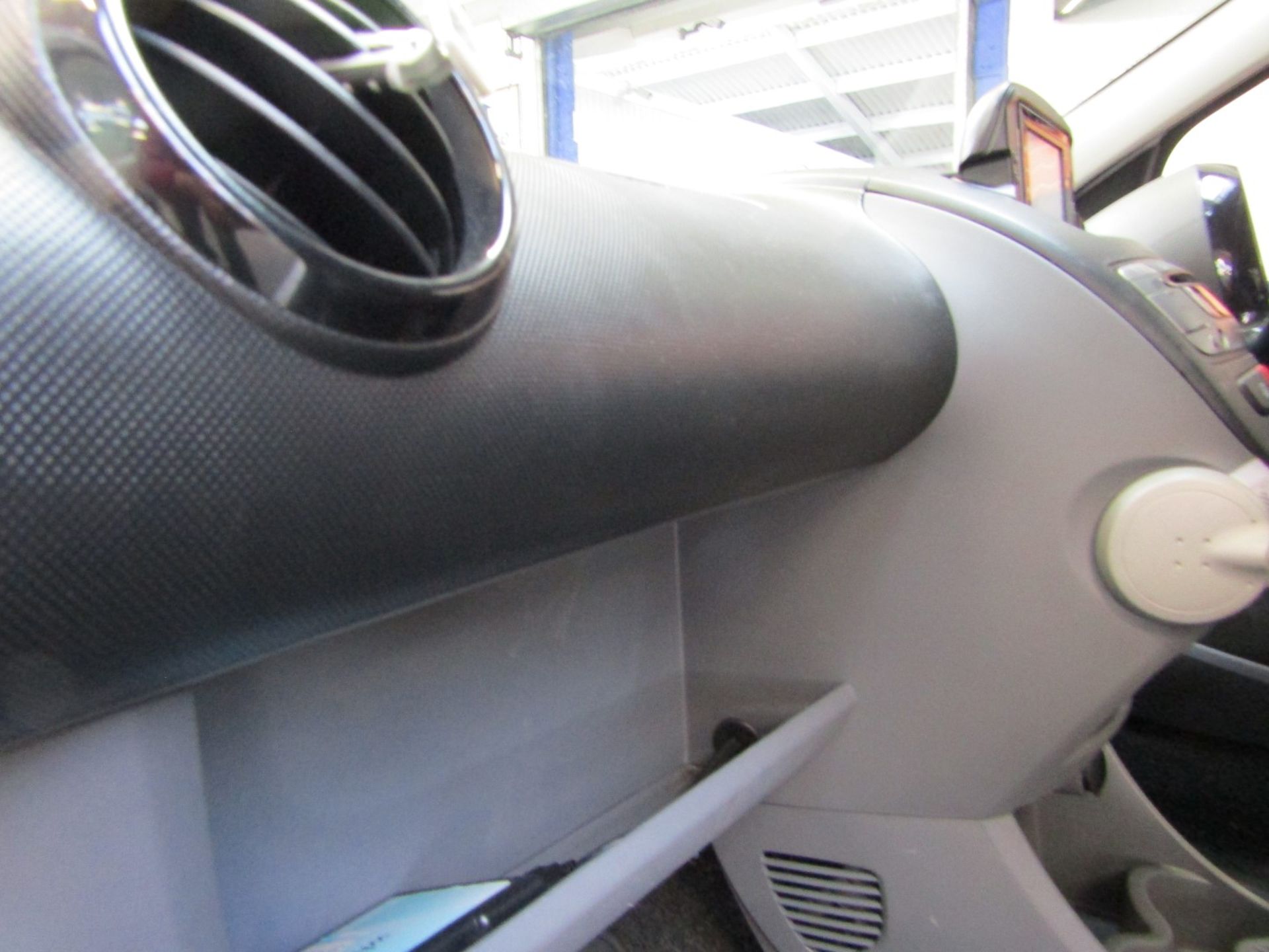 12 12 Toyota Aygo Go VVT-I - Image 6 of 21