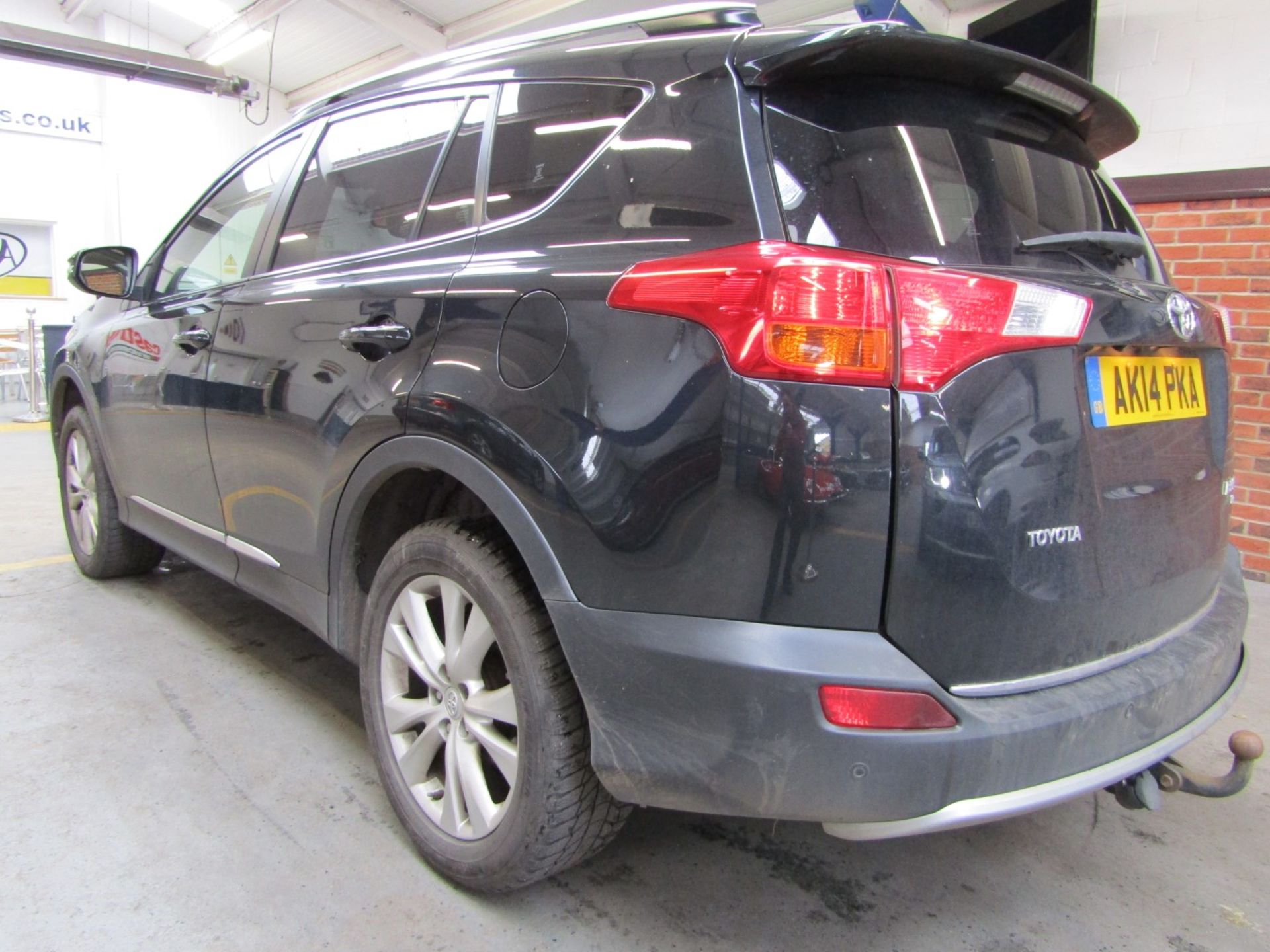 14 14 Toyota Rav 4 Invincible D-4D - Image 25 of 26