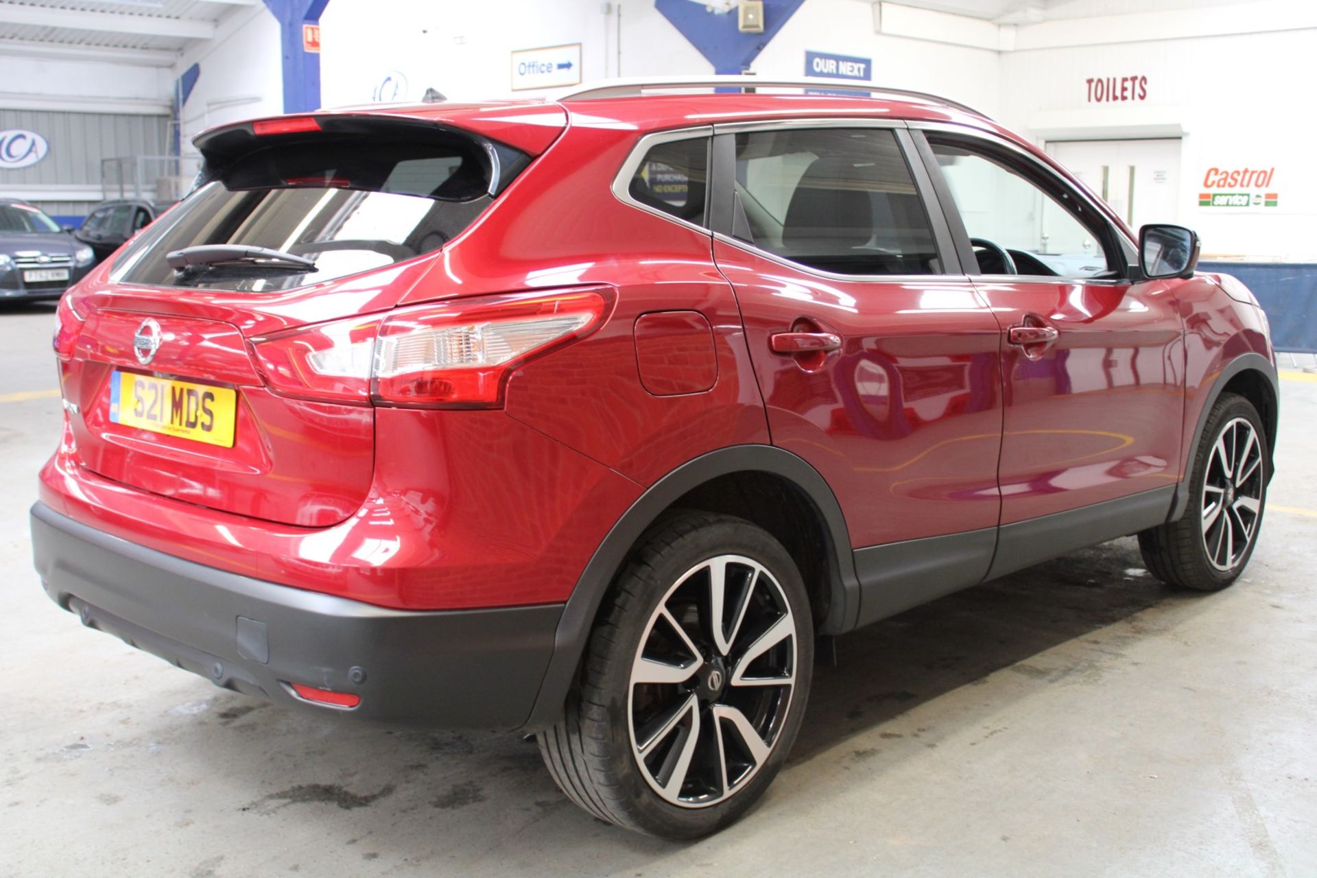 17 17 Nissan Qashqai Tekna DCI - Image 23 of 29