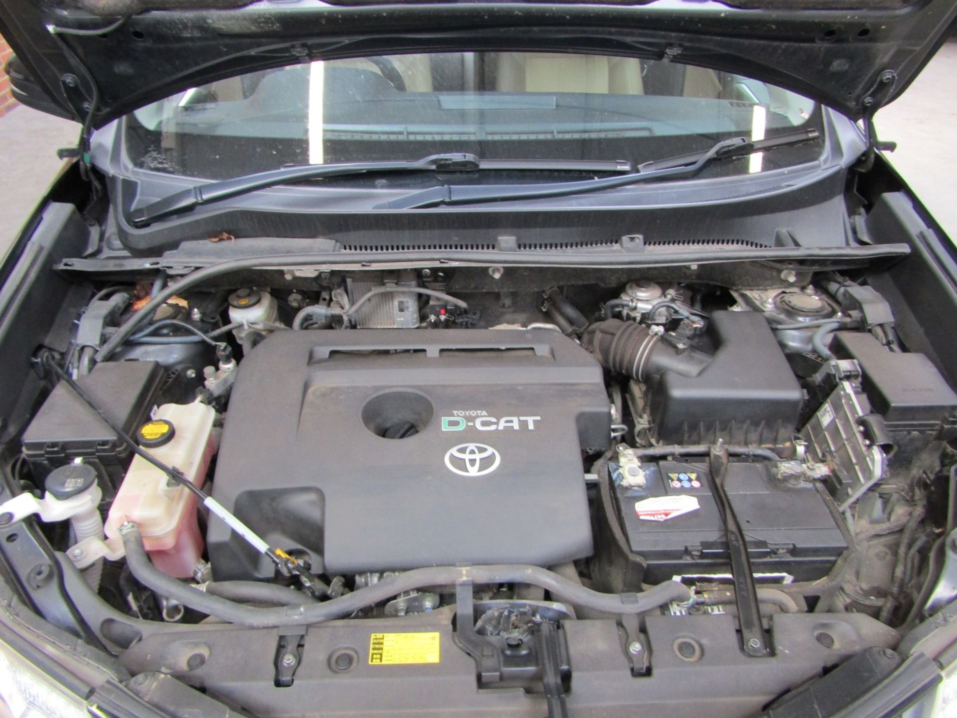 14 14 Toyota Rav 4 Invincible D-4D - Image 5 of 26