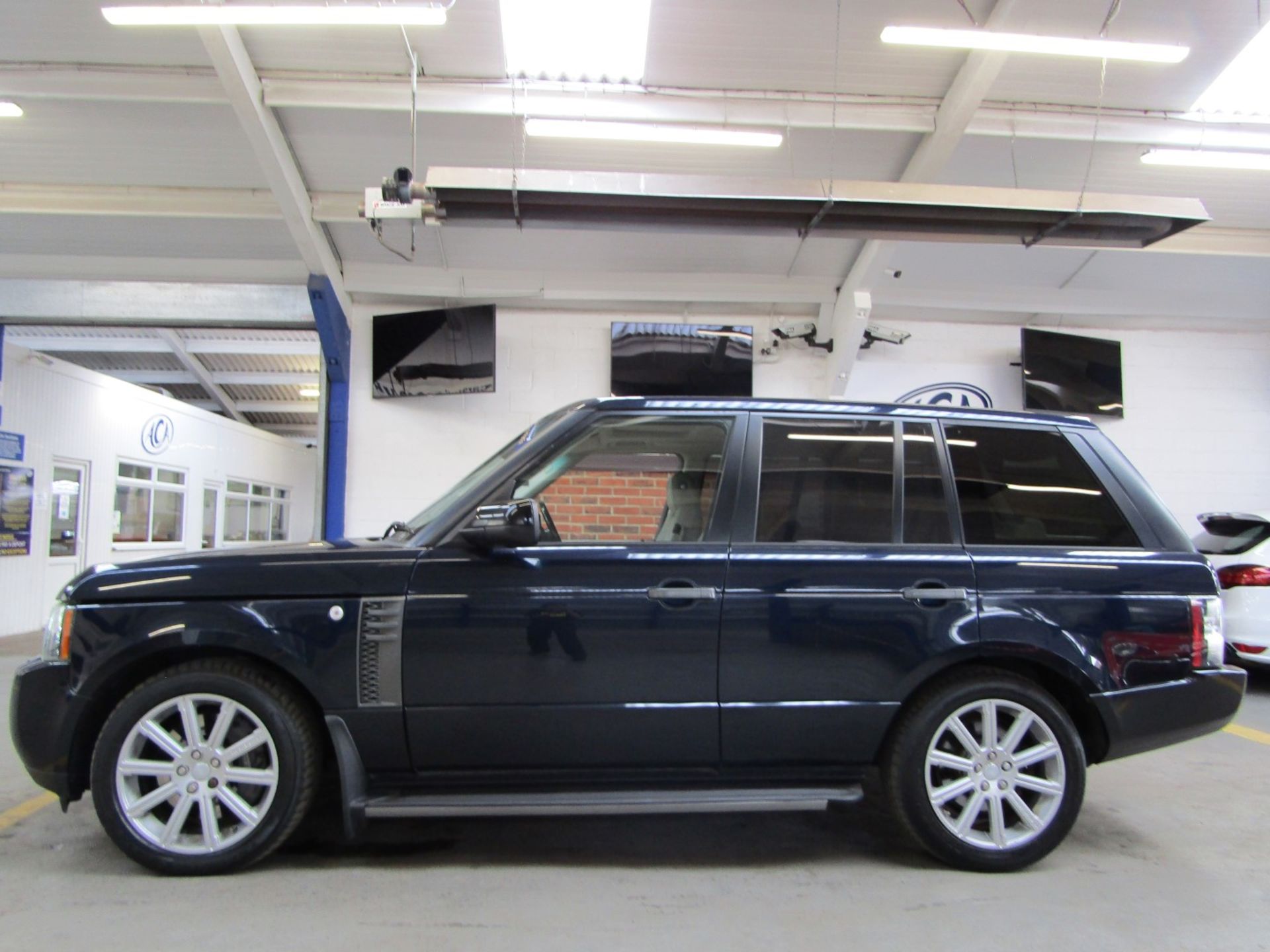 11 11 Range Rover Vogue SE TDV8 - Image 28 of 28