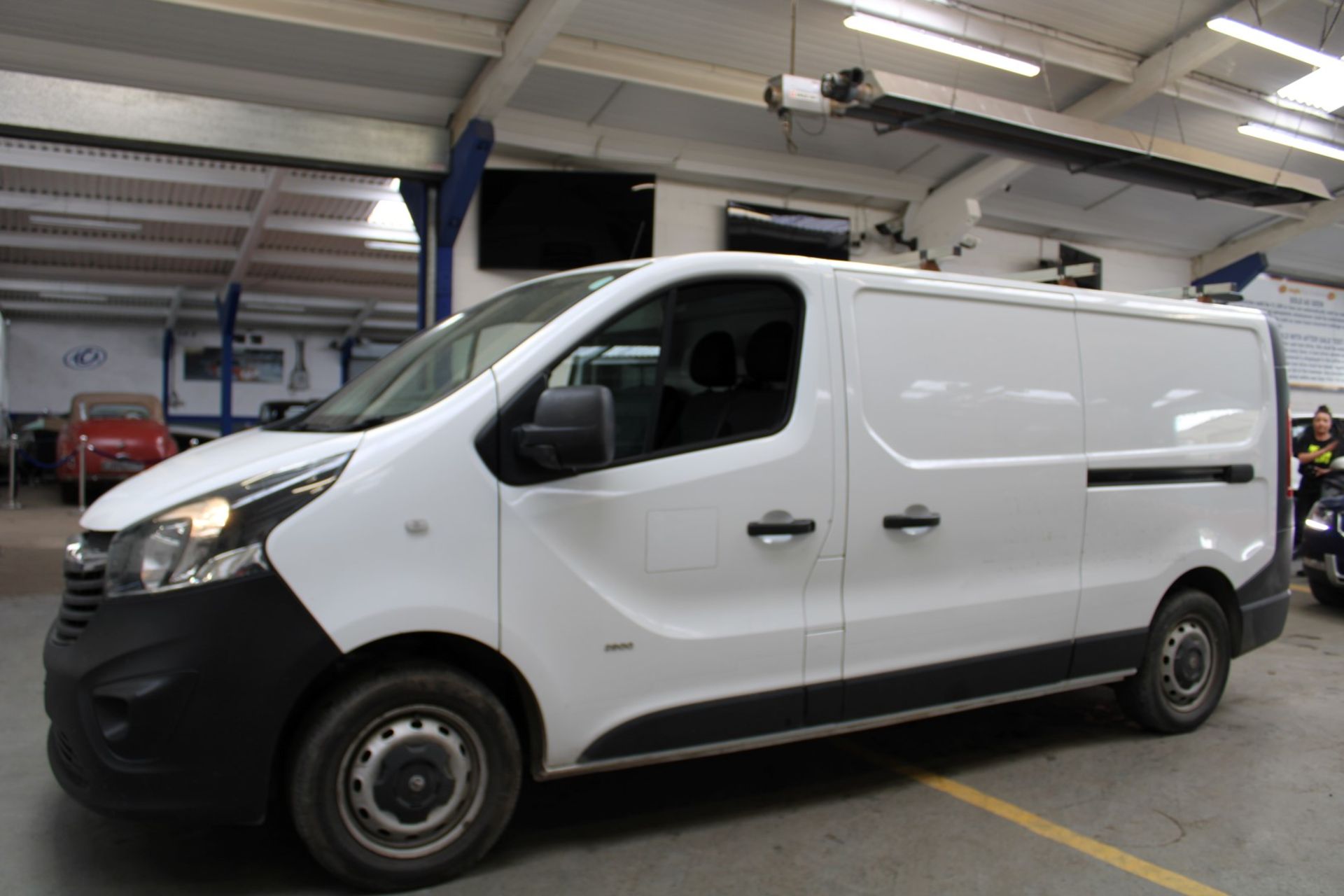 65 15 Vauxhall Vivaro 2900 CDTI