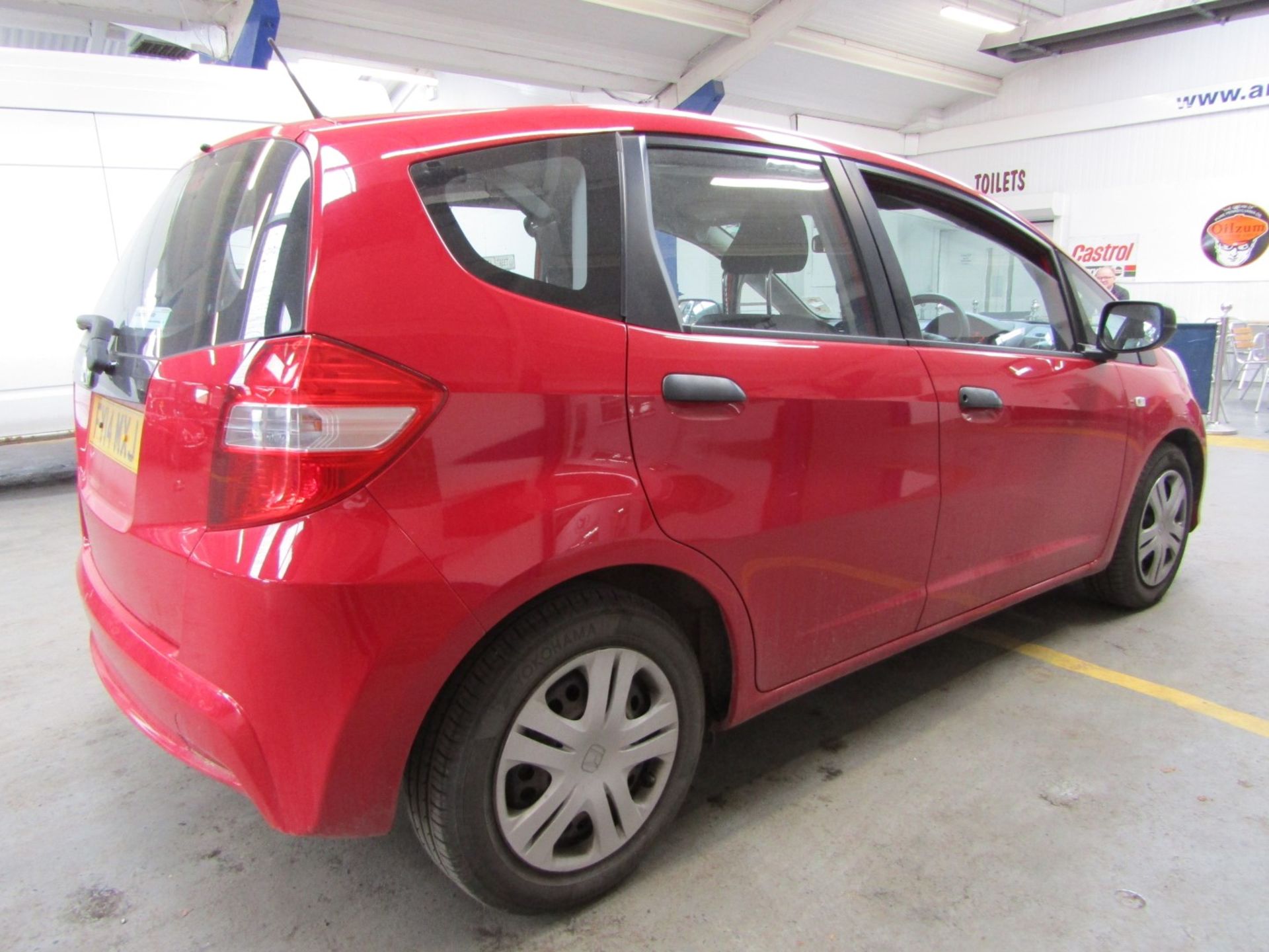 14 14 Honda Jazz Vtec S - Image 23 of 25