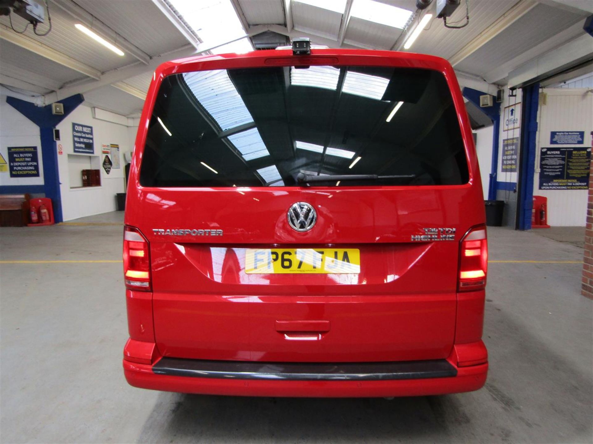 67 17 VW Transporter T30 Highline TD - Image 33 of 34