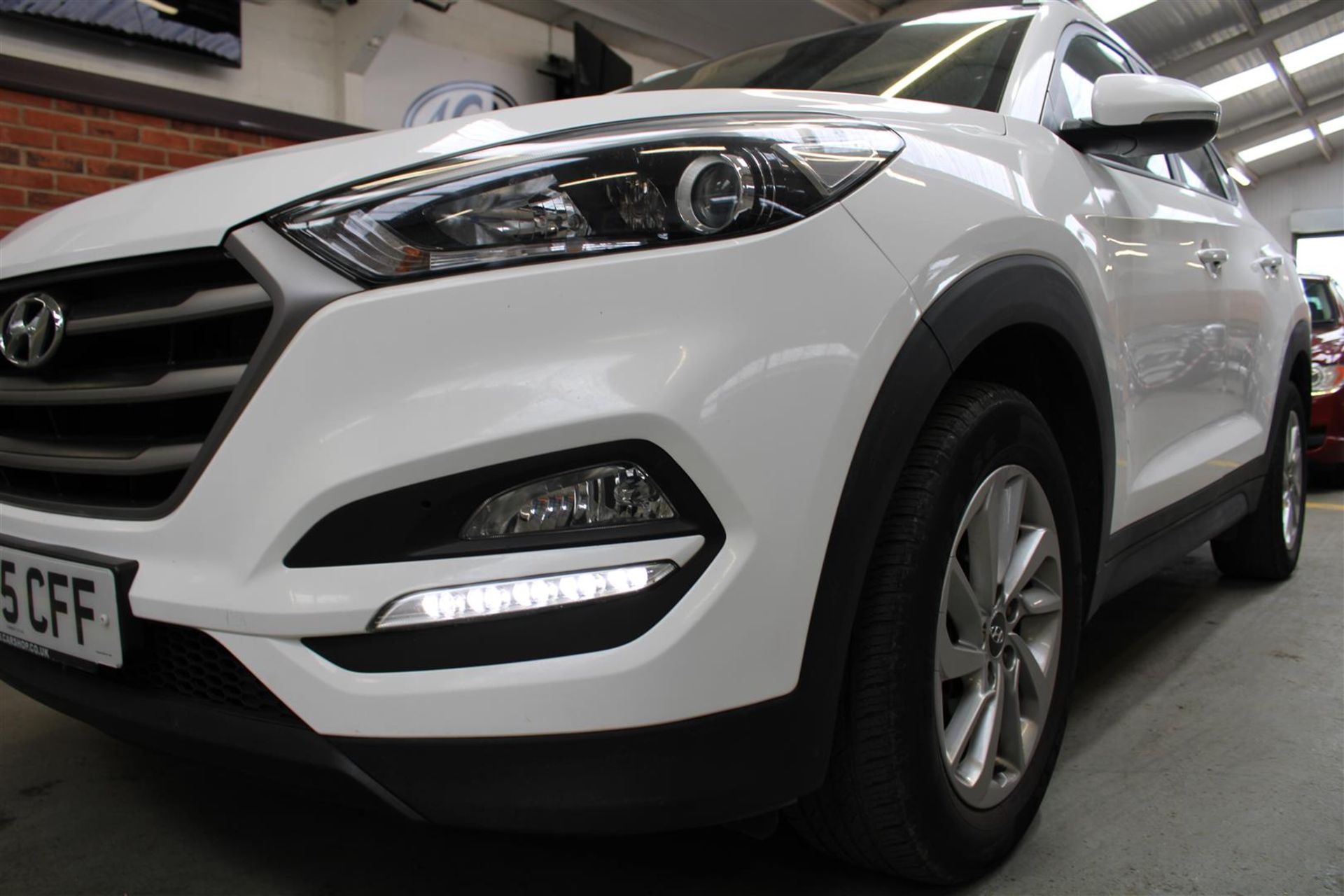 65 15 Hyundai Tucson SE NAV B-Drive - Image 8 of 21