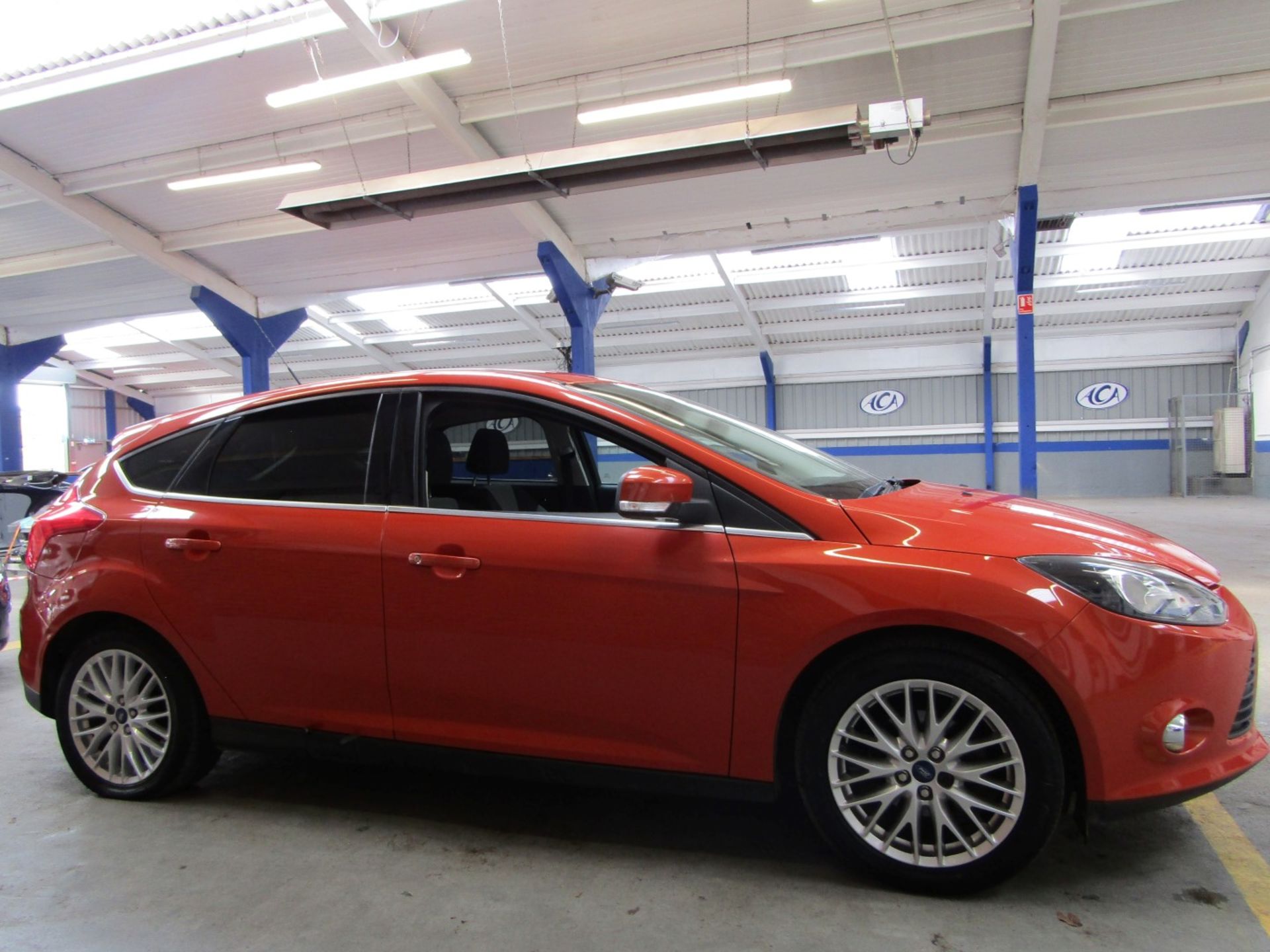 12 12 Ford Focus Zetec 105 - Image 15 of 19