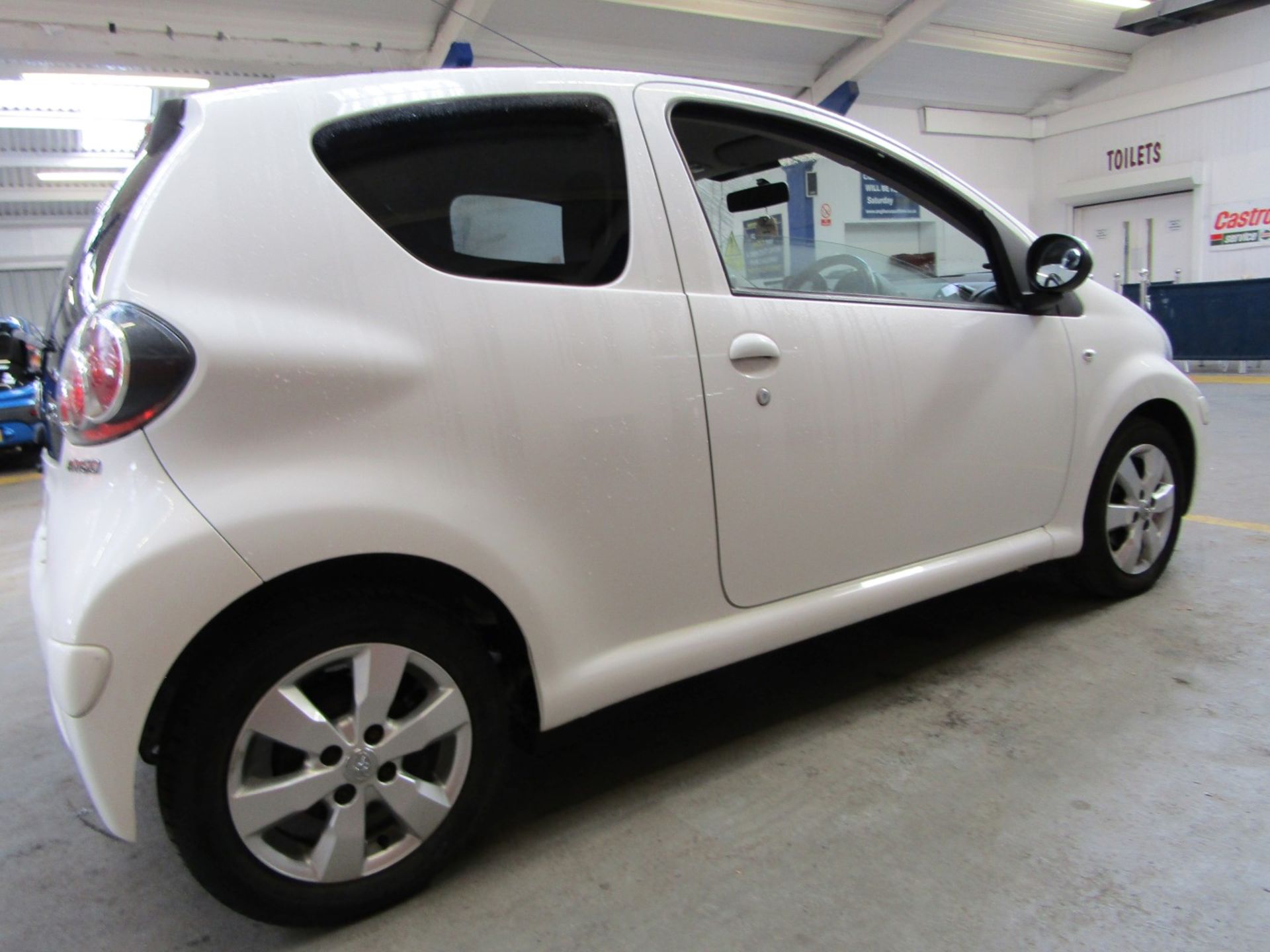 12 12 Toyota Aygo Go VVT-I - Image 16 of 21