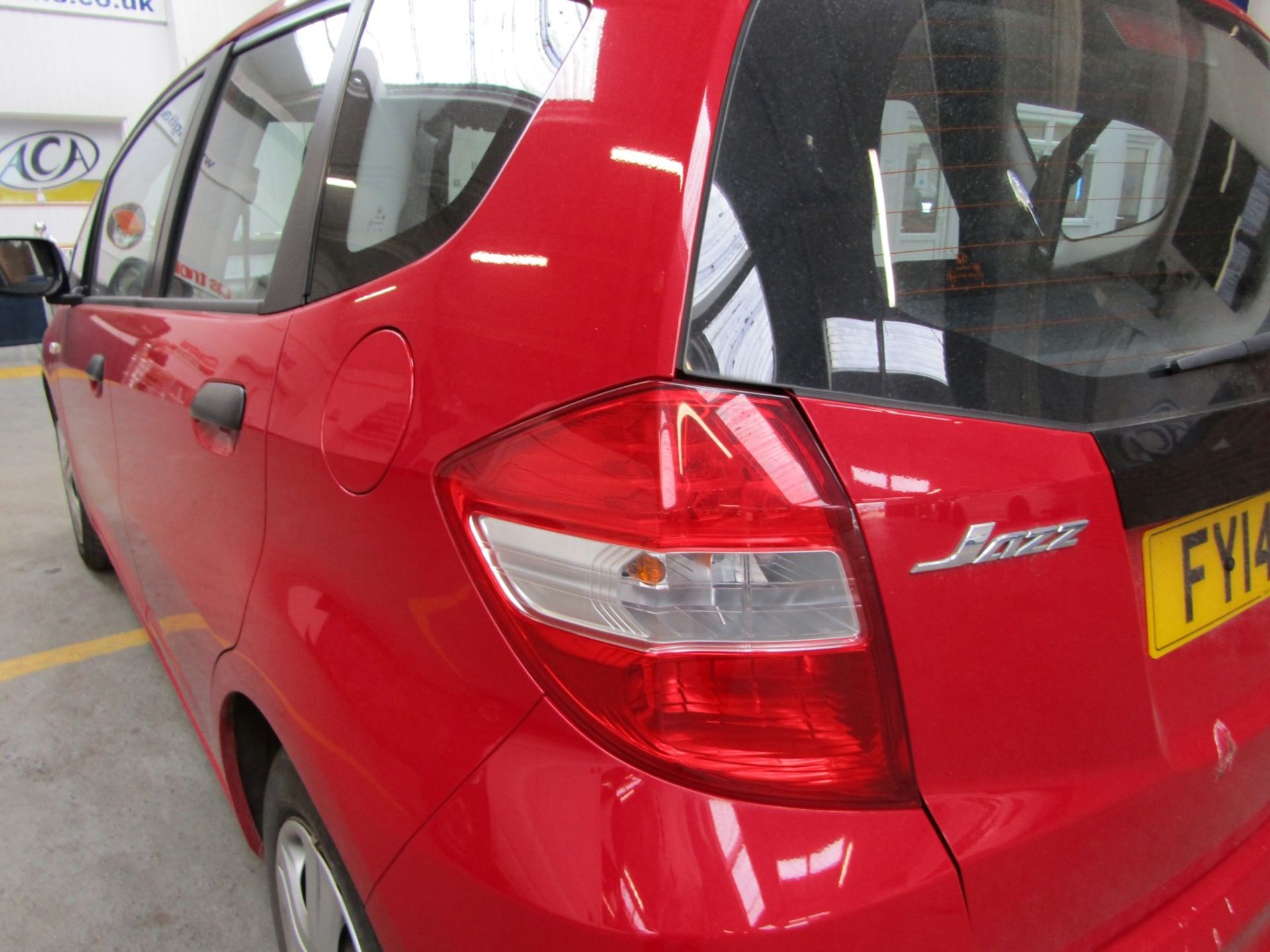 14 14 Honda Jazz Vtec S - Image 11 of 25