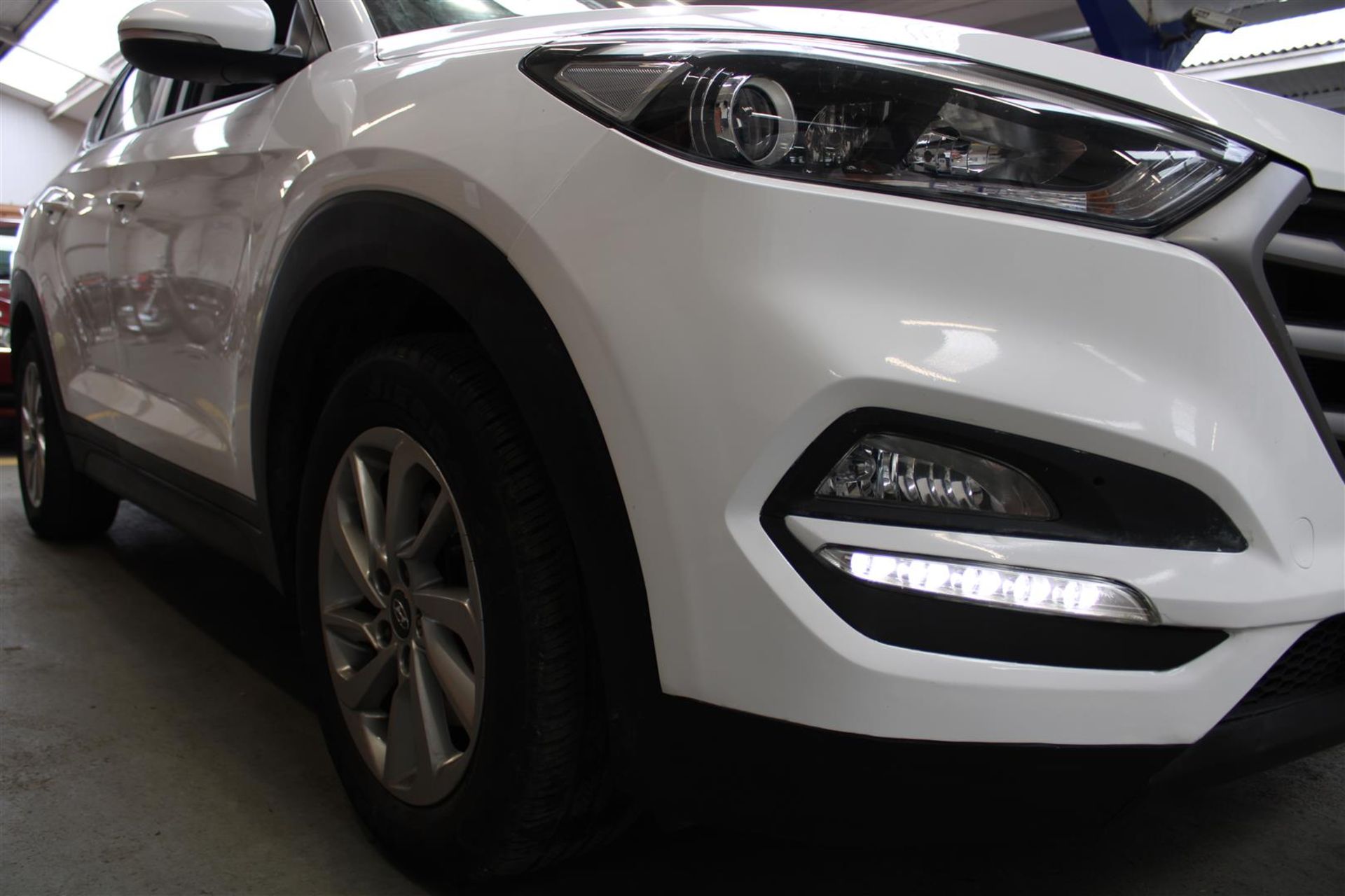 65 15 Hyundai Tucson SE NAV B-Drive - Image 13 of 21