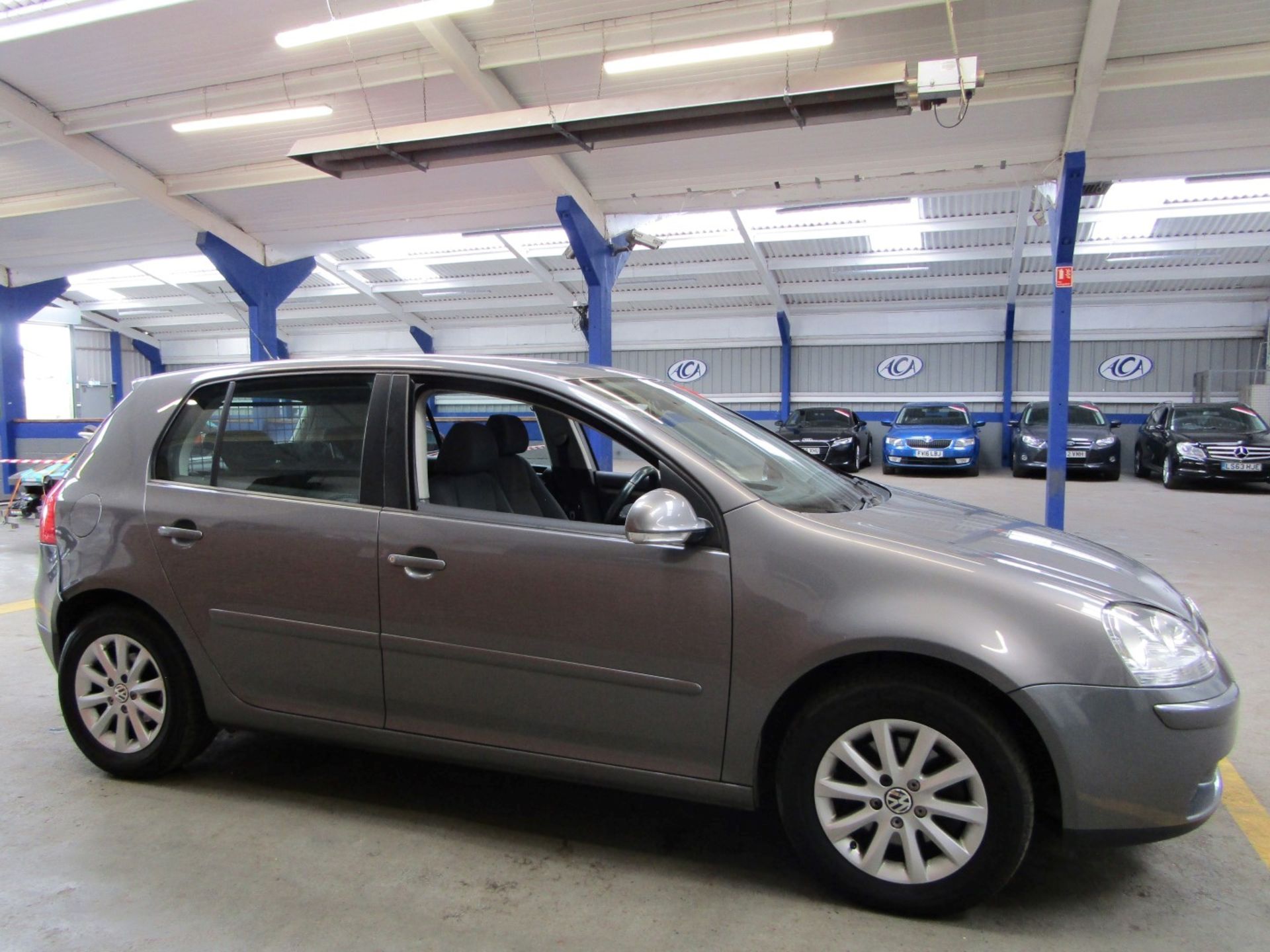 08 08 VW Golf Match TSI - Image 15 of 23