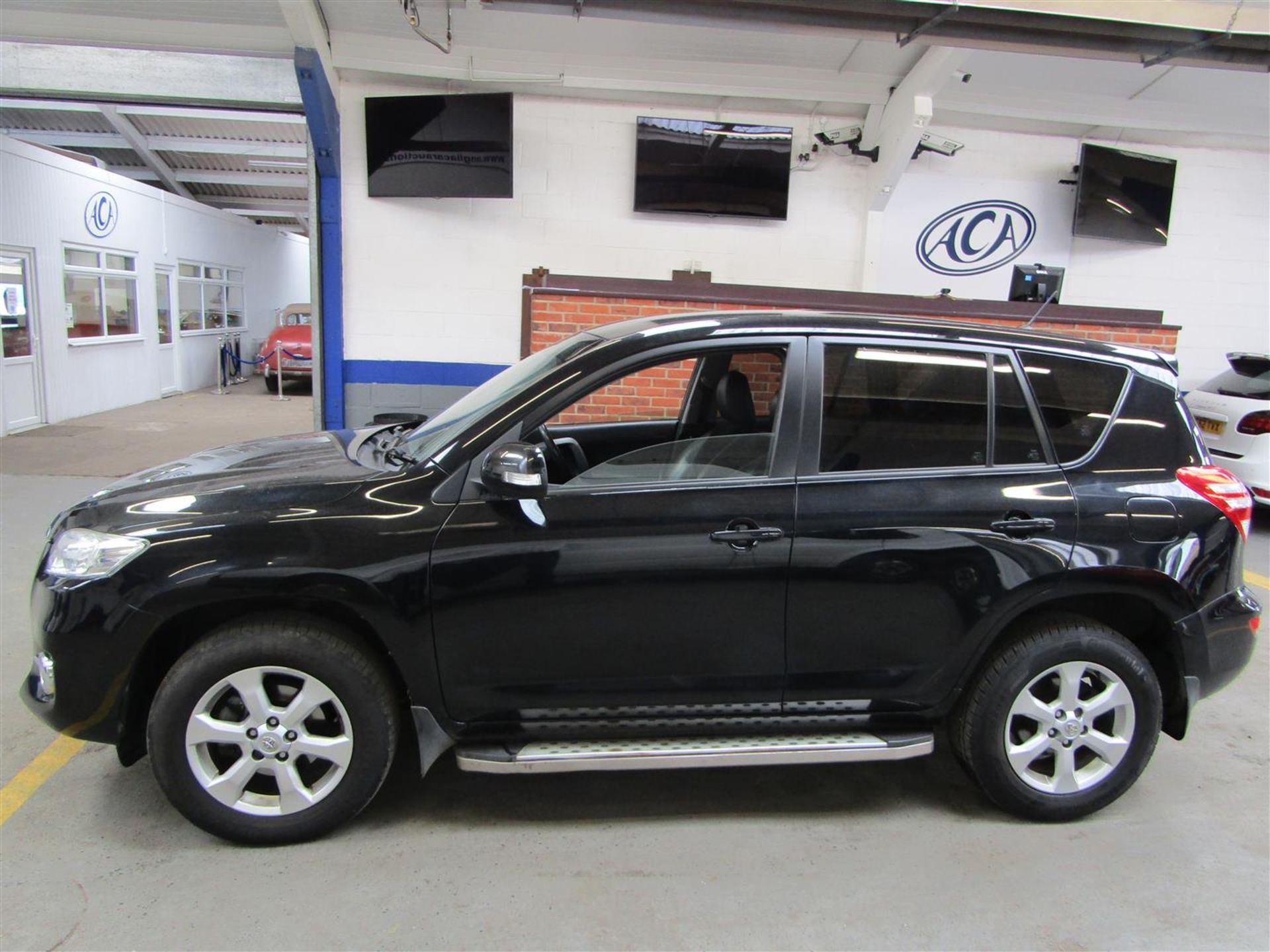 61 11 Toyota Rav4 XT-R D-4D - Image 26 of 26