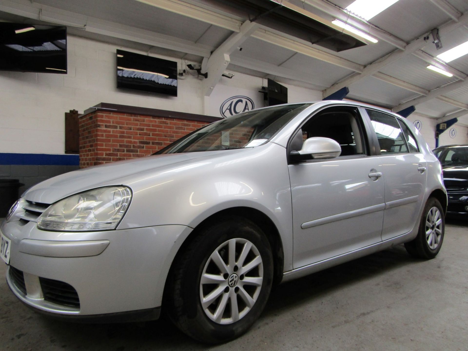 57 07 VW Golf Match TDI 105