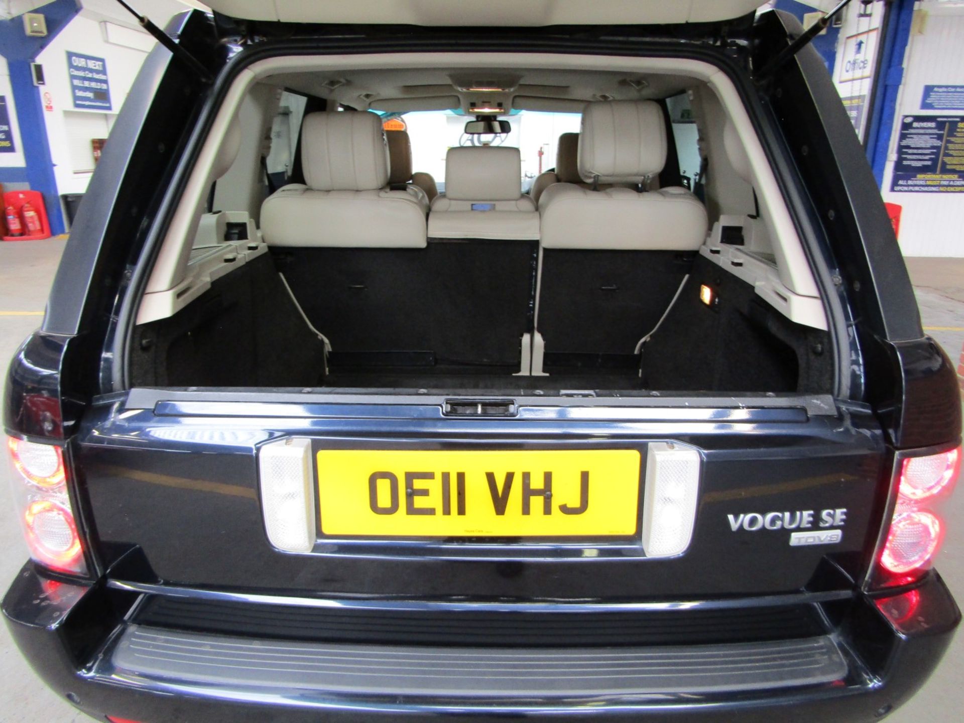 11 11 Range Rover Vogue SE TDV8 - Image 8 of 28