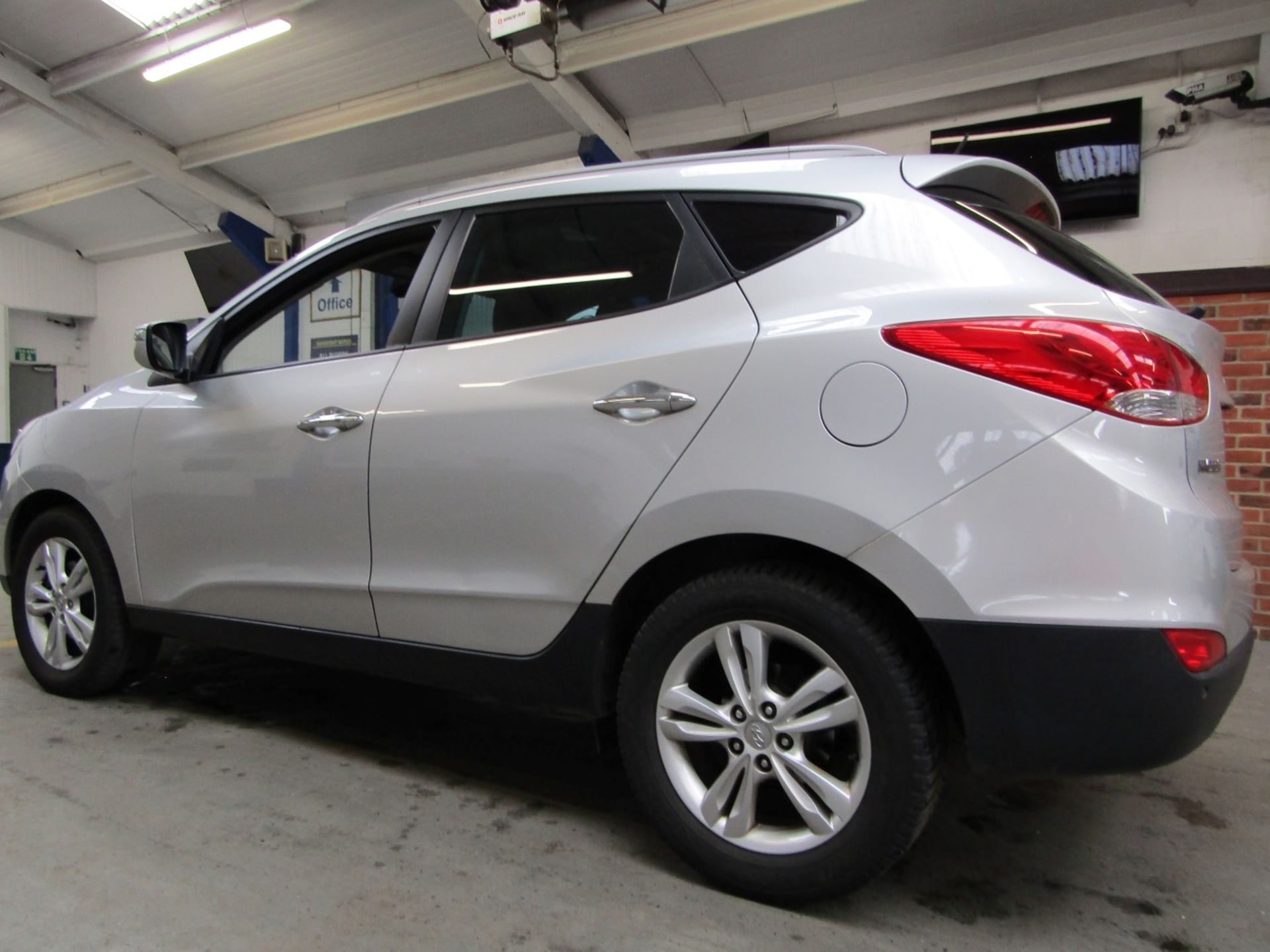 60 10 Hyundai IX35 Premium 2WD - Image 26 of 29