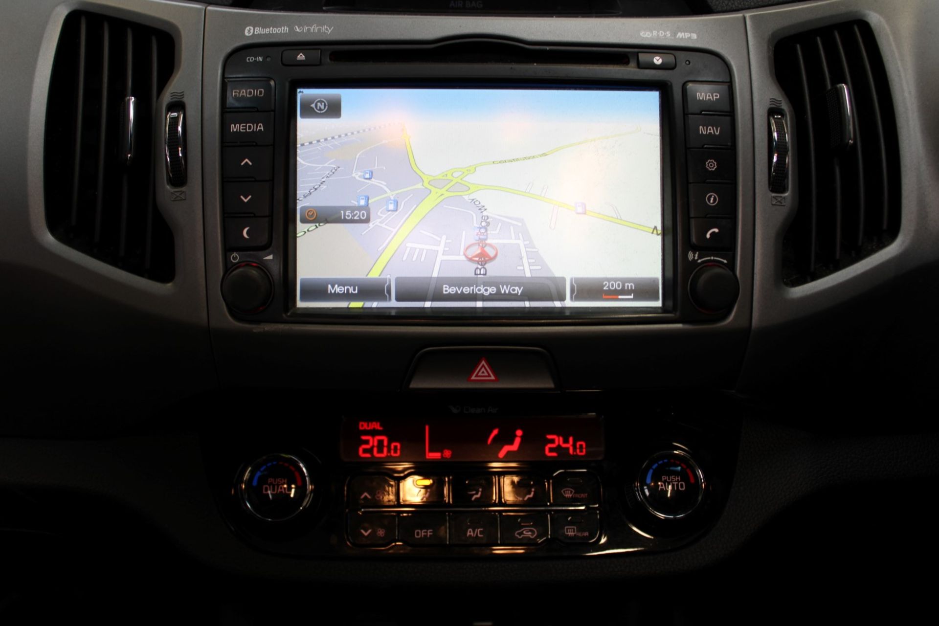 65 15 Kia Sportage 3 Sat nav ISG CR - Image 6 of 26