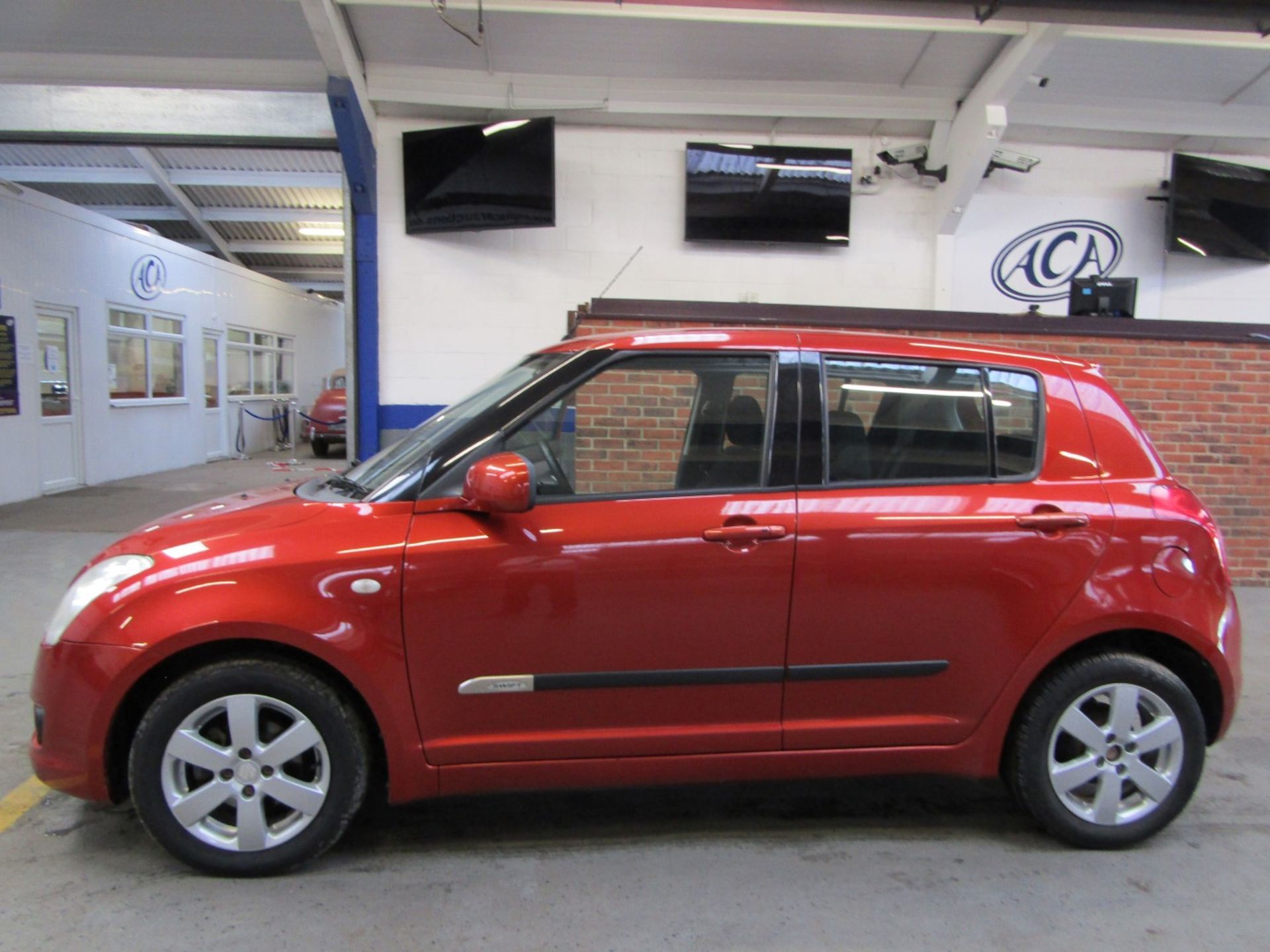 59 09 Suzuki Swift GLX - Image 18 of 18