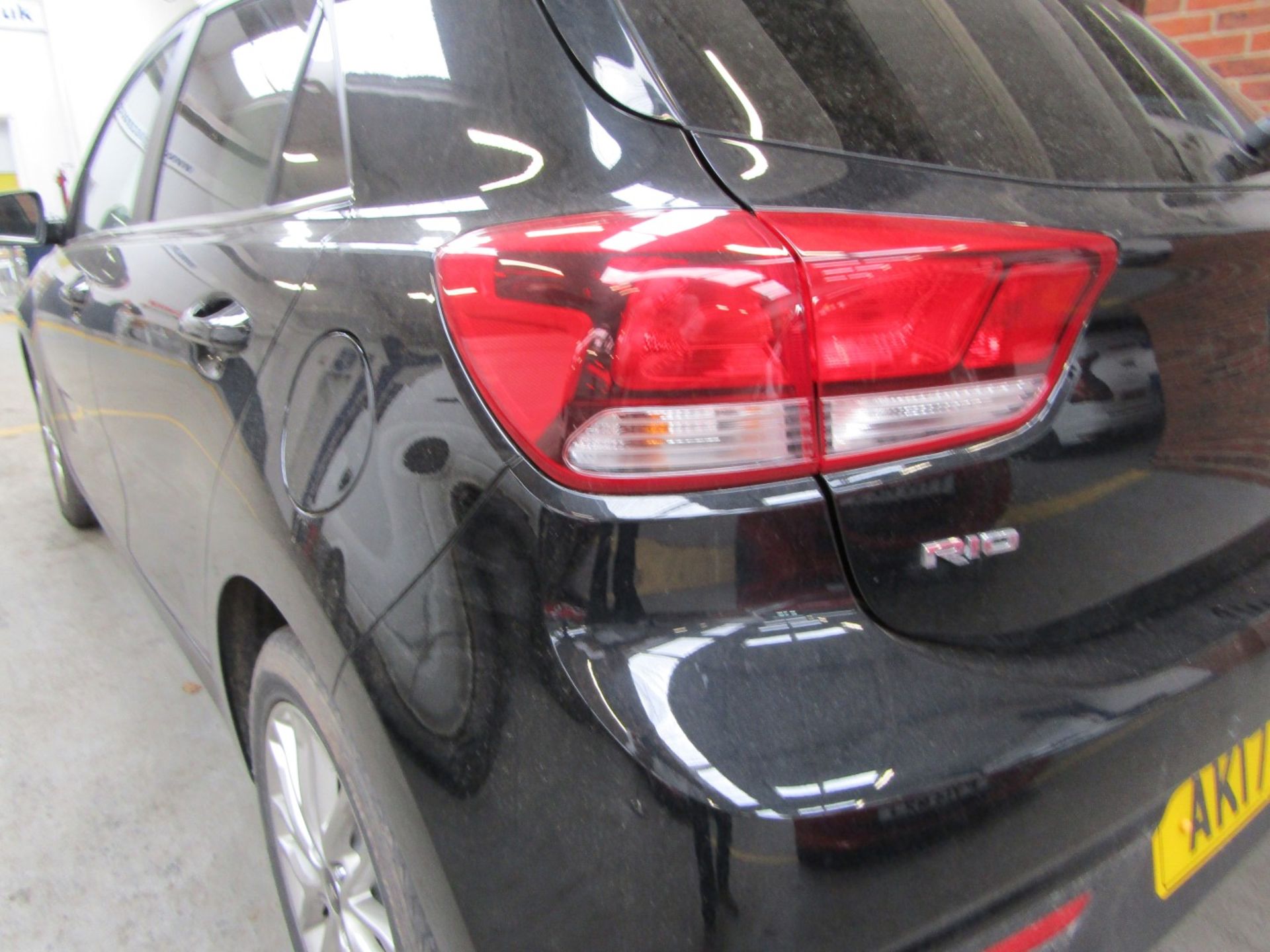 17 17 Kia Rio 3 T-GDI - Image 12 of 26