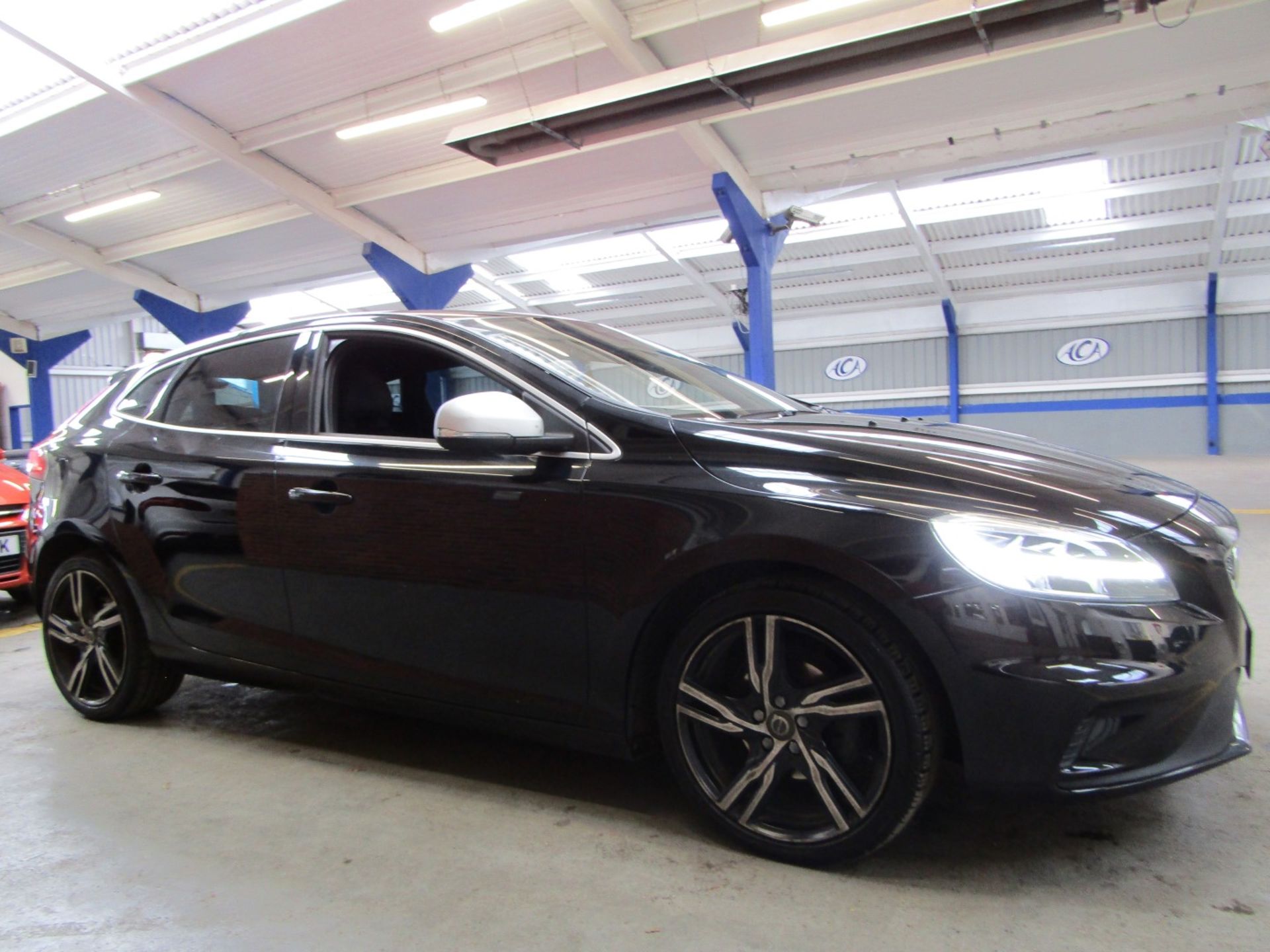 66 16 Volvo V40 R-Design Nav + D2 - Image 16 of 22