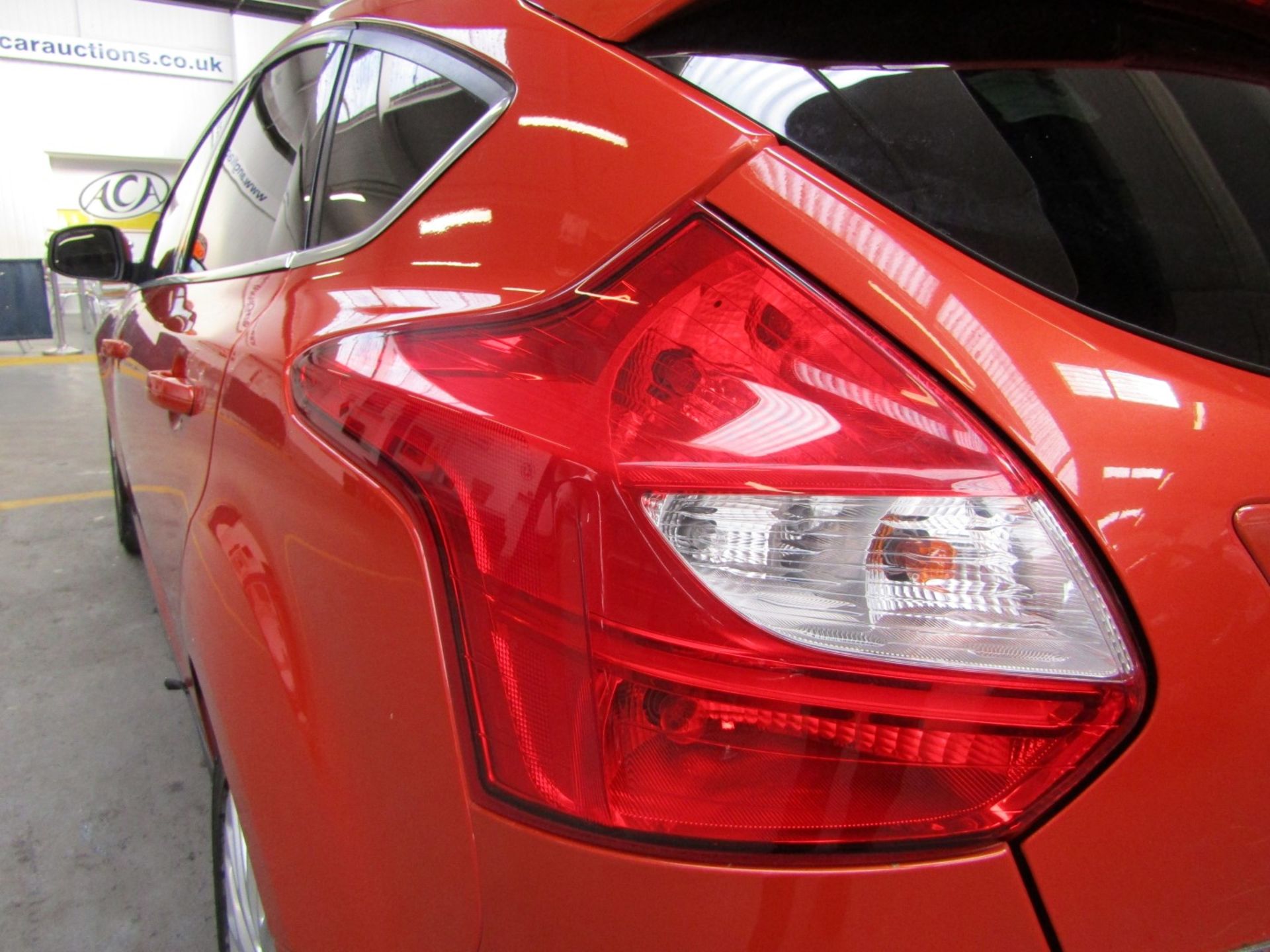 12 12 Ford Focus Zetec 105 - Image 3 of 19