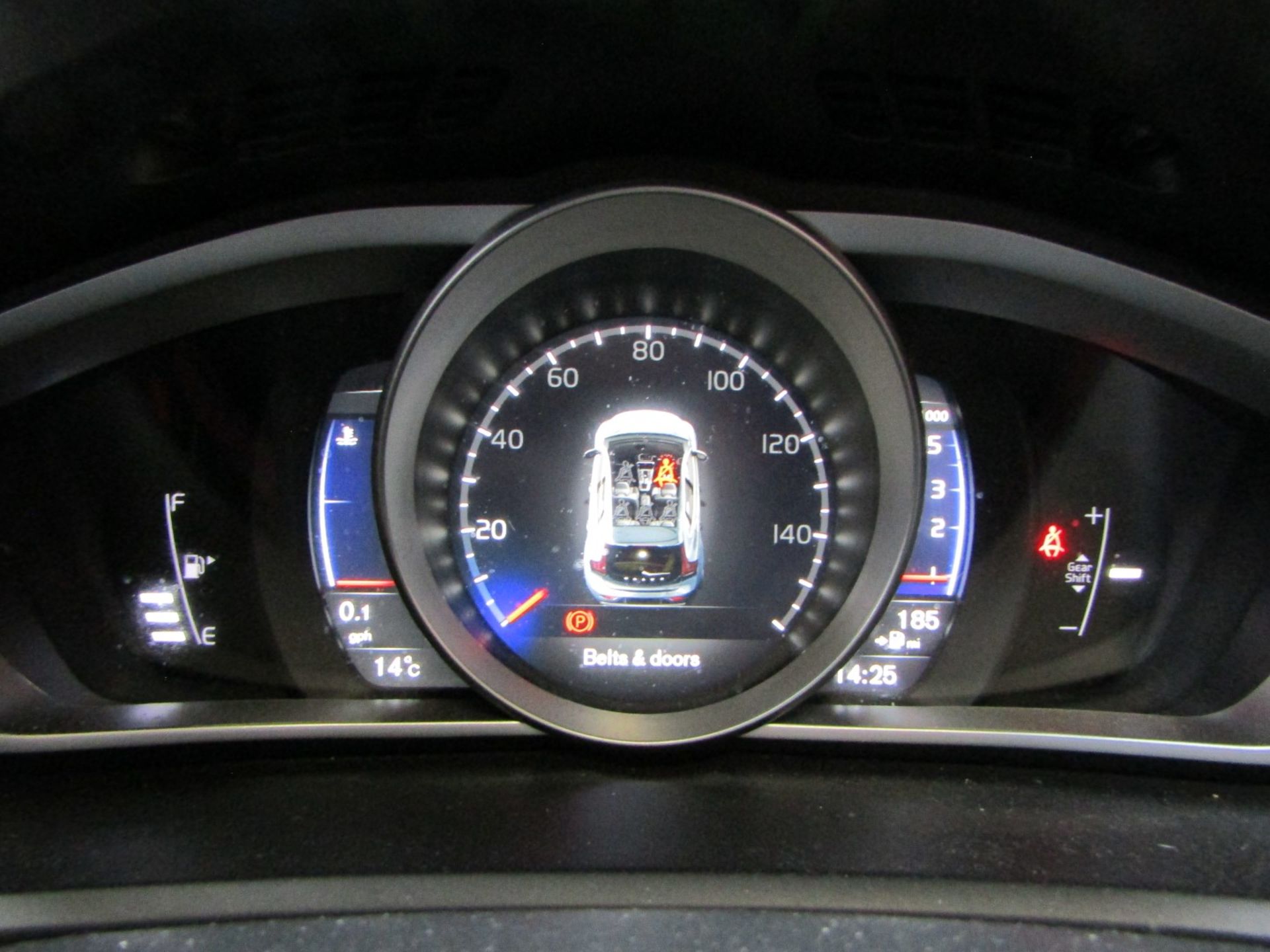 66 16 Volvo V40 R-Design Nav + D2 - Image 13 of 22