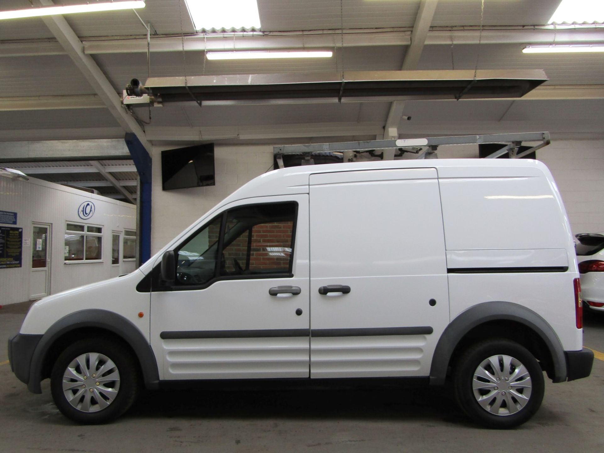 57 07 Ford Transit Connect T230 L90 - Image 15 of 16