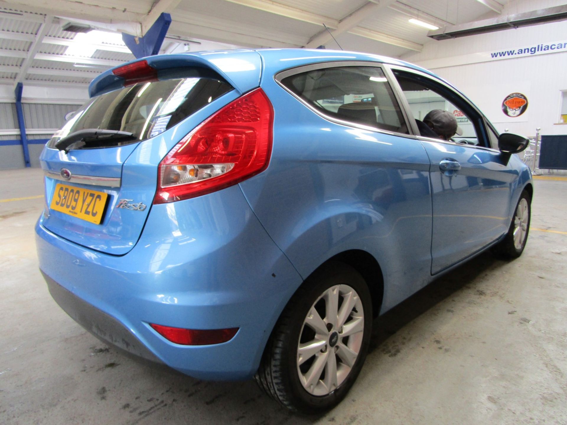 09 09 Ford Fiesta Zetec 82 - Image 14 of 18