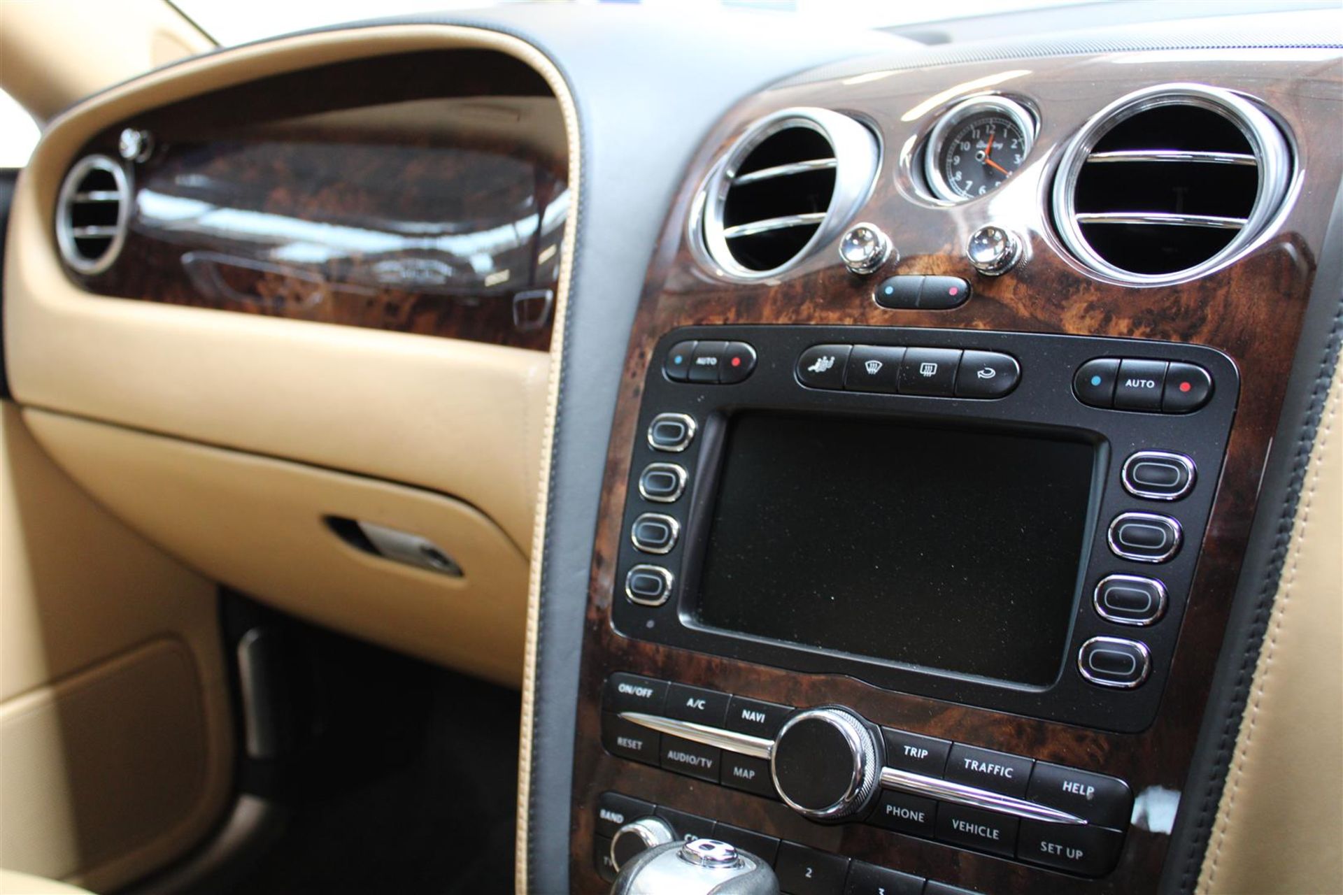 55 05 Bentley Cont. Flying Spur - Image 22 of 35