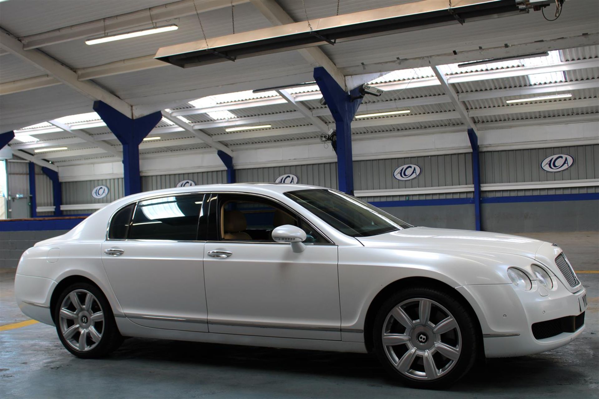 55 05 Bentley Cont. Flying Spur - Image 30 of 35
