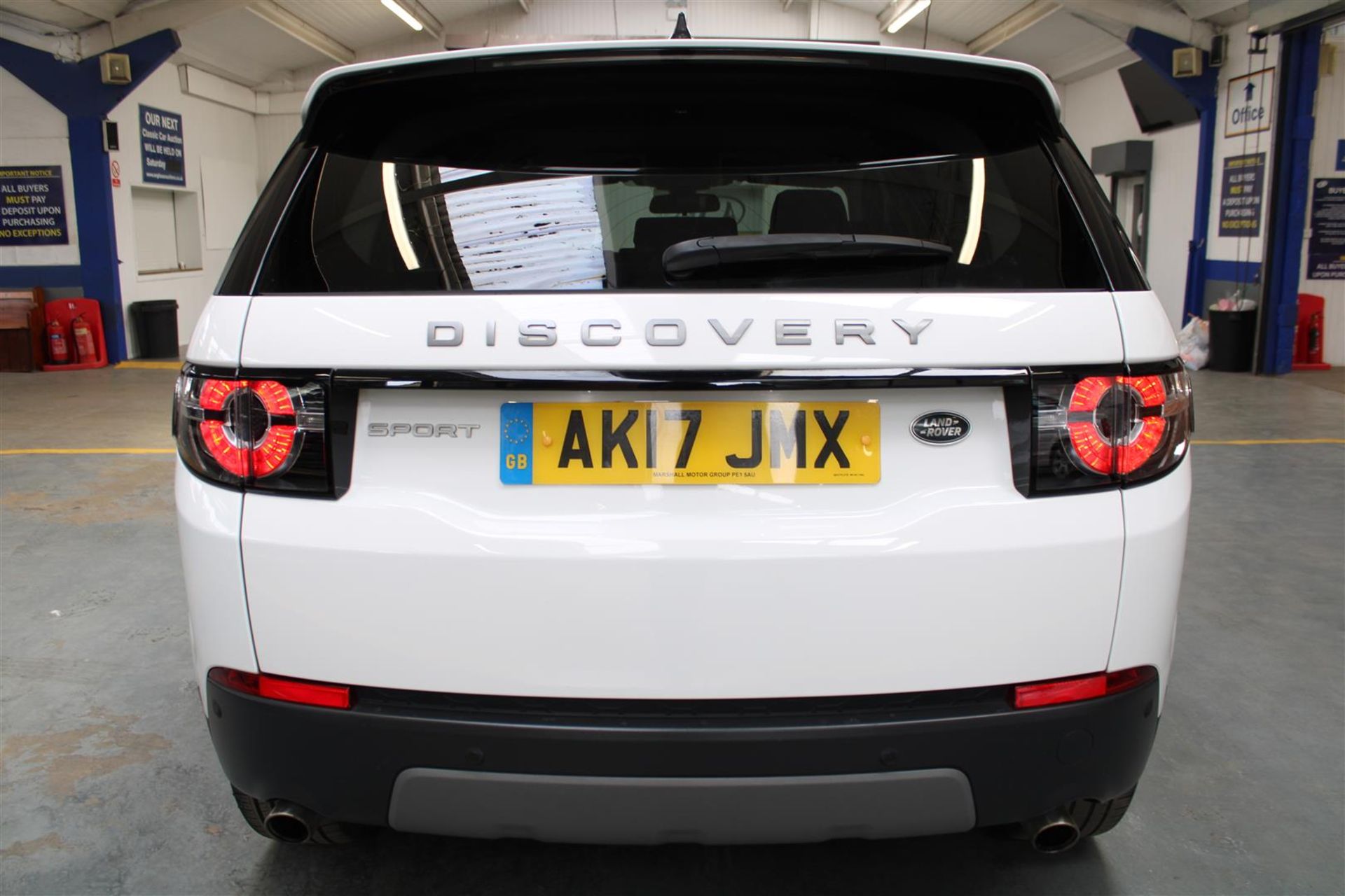 17 17 L/Rover Discovery Sport SE - Image 41 of 43