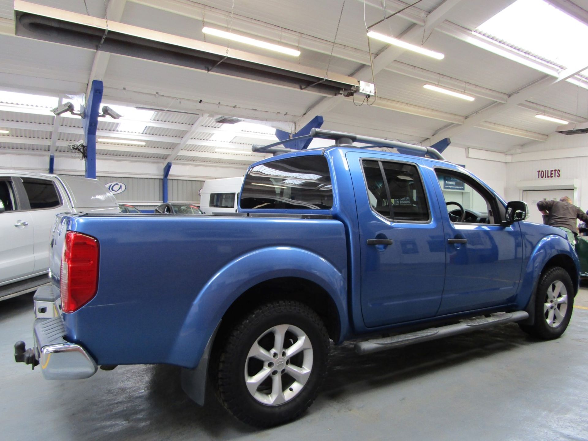 12 12 Nissan Navara Tekna DCI - Image 32 of 36