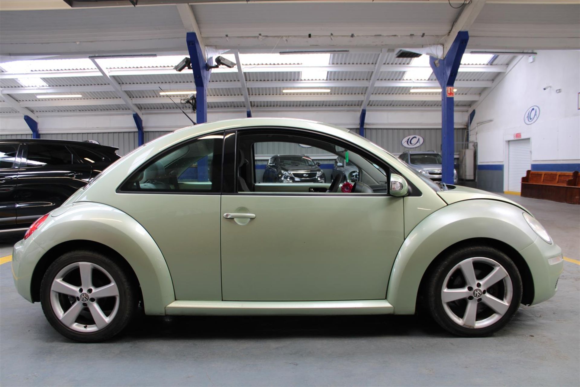 57 07 VW Beetle TDI - Image 27 of 32