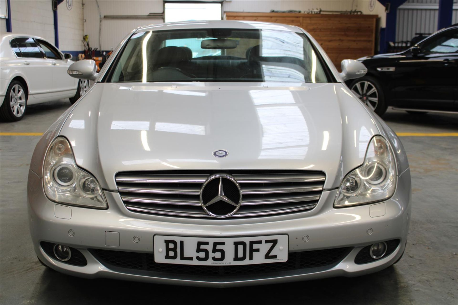 55 05 Mercedes CLS 320 CDI Auto - Image 2 of 33