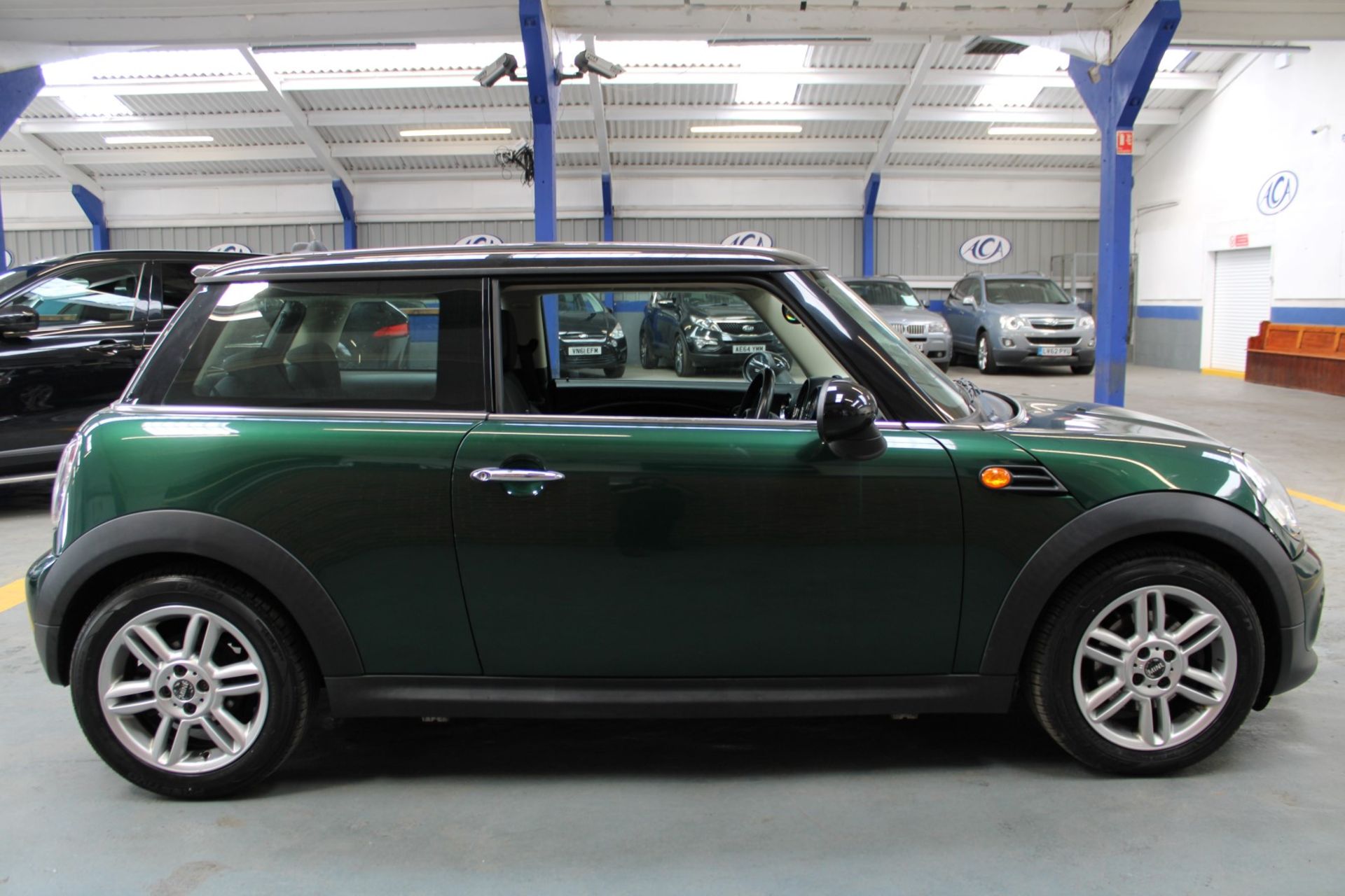 60 11 Mini Cooper D - Image 24 of 30