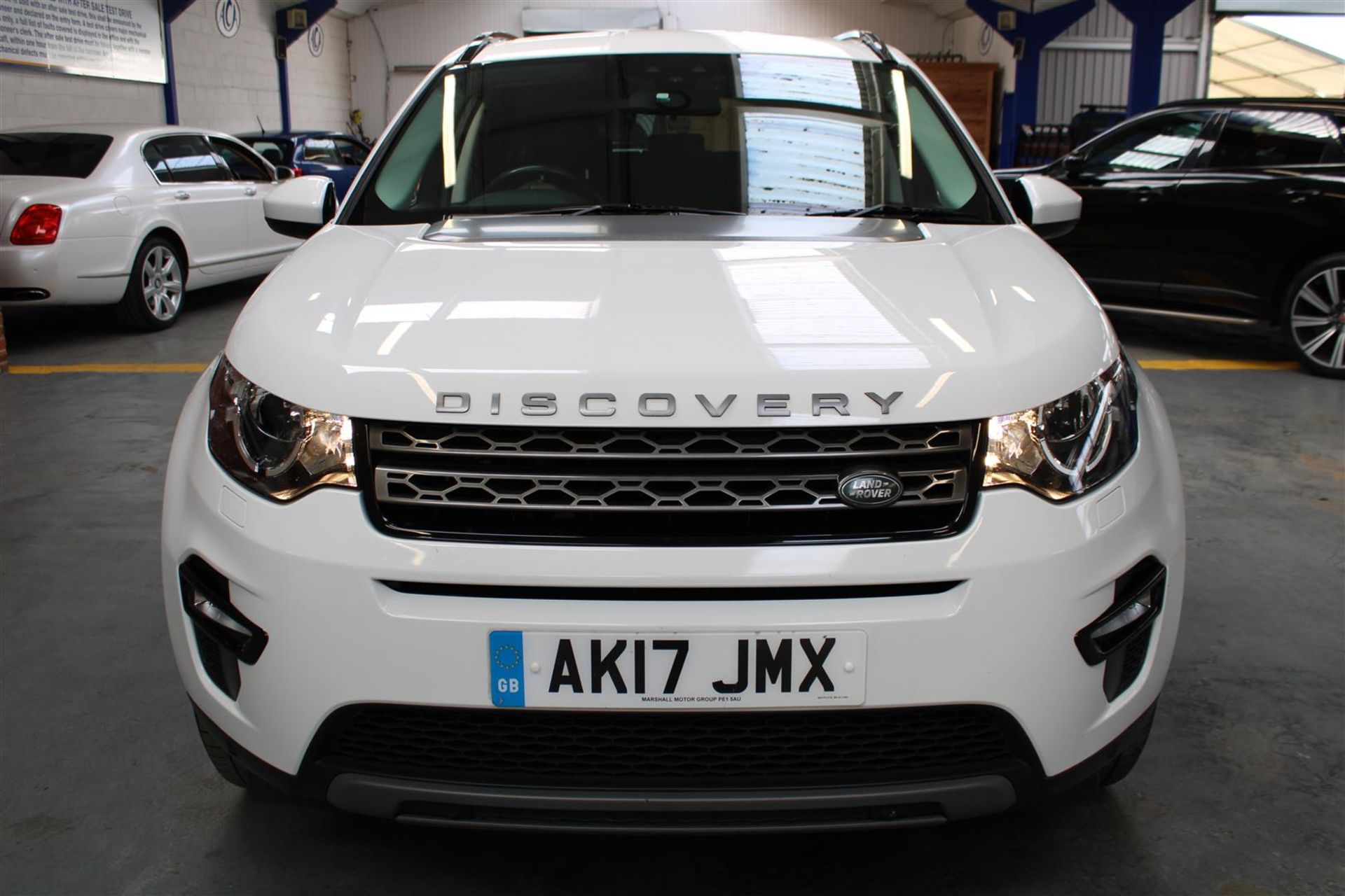 17 17 L/Rover Discovery Sport SE - Image 2 of 43