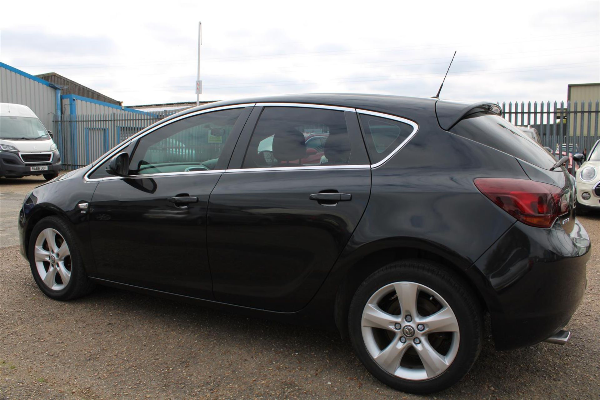 61 11 Vauxhall Astra SRI CDTI - Image 26 of 28