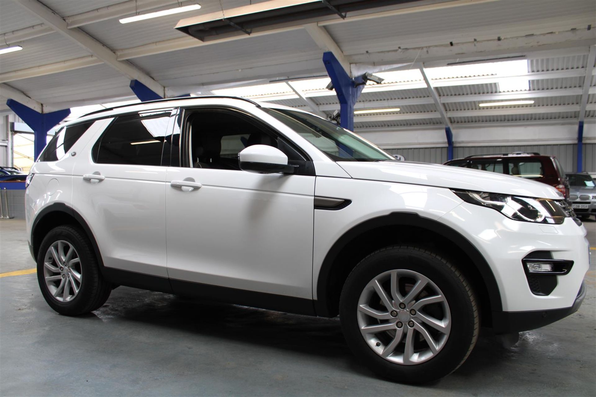 17 17 L/Rover Discovery Sport SE - Image 35 of 43