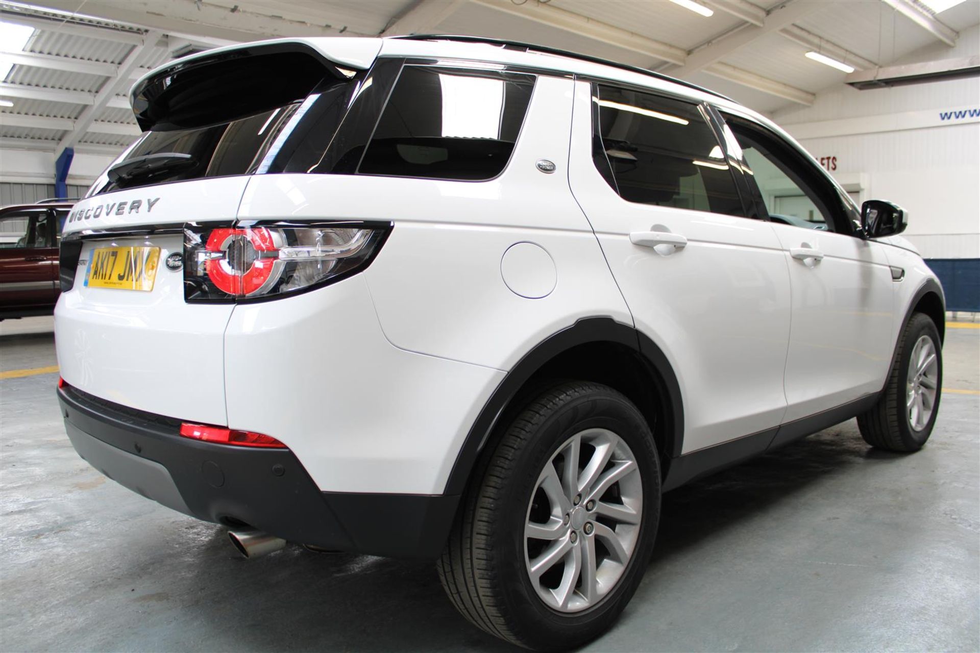 17 17 L/Rover Discovery Sport SE - Image 37 of 43