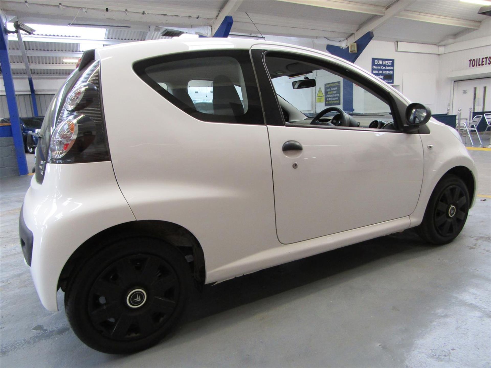 60 10 Citroen C1 VT - Image 24 of 28