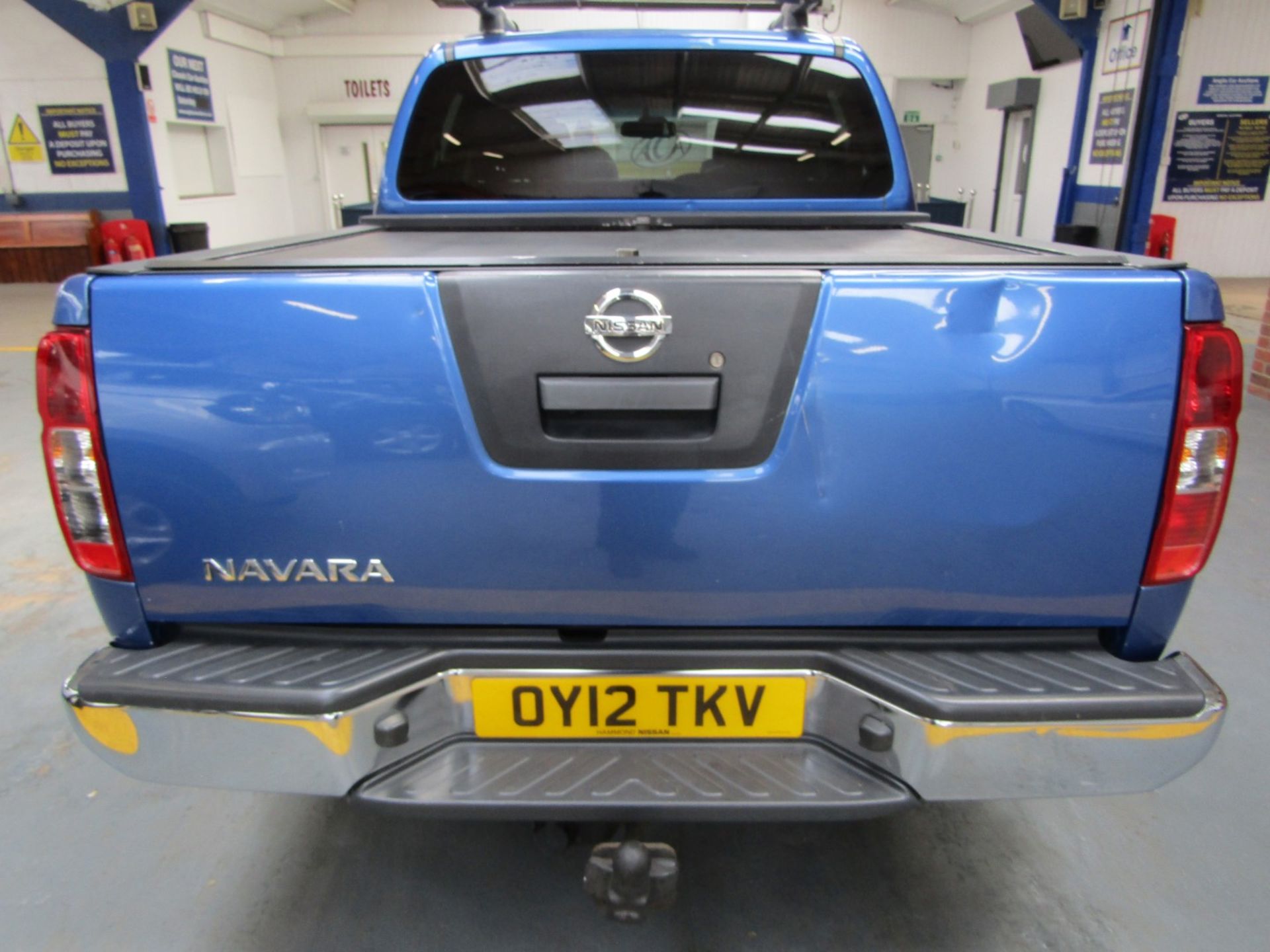 12 12 Nissan Navara Tekna DCI - Image 33 of 36