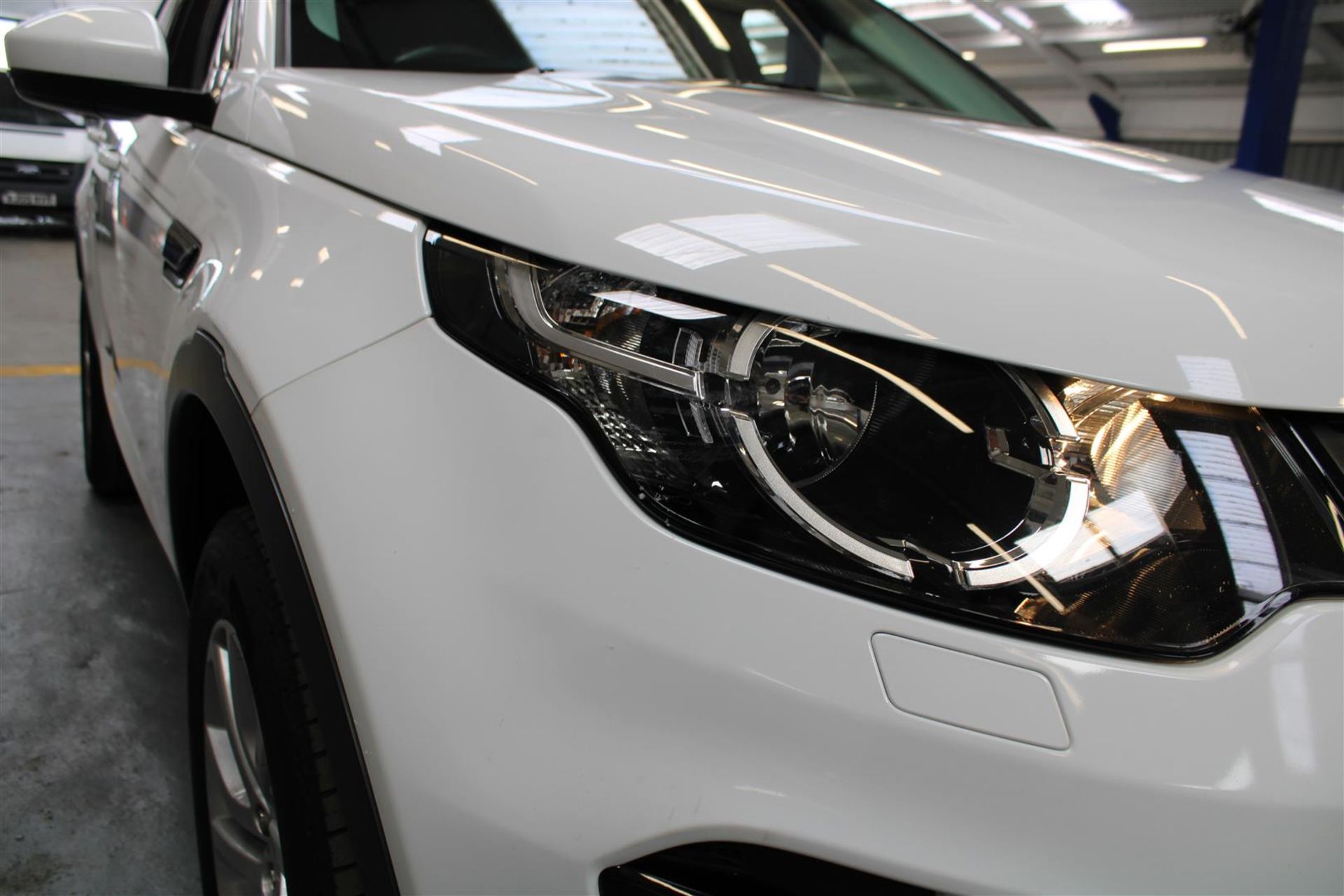 17 17 L/Rover Discovery Sport SE - Image 34 of 43