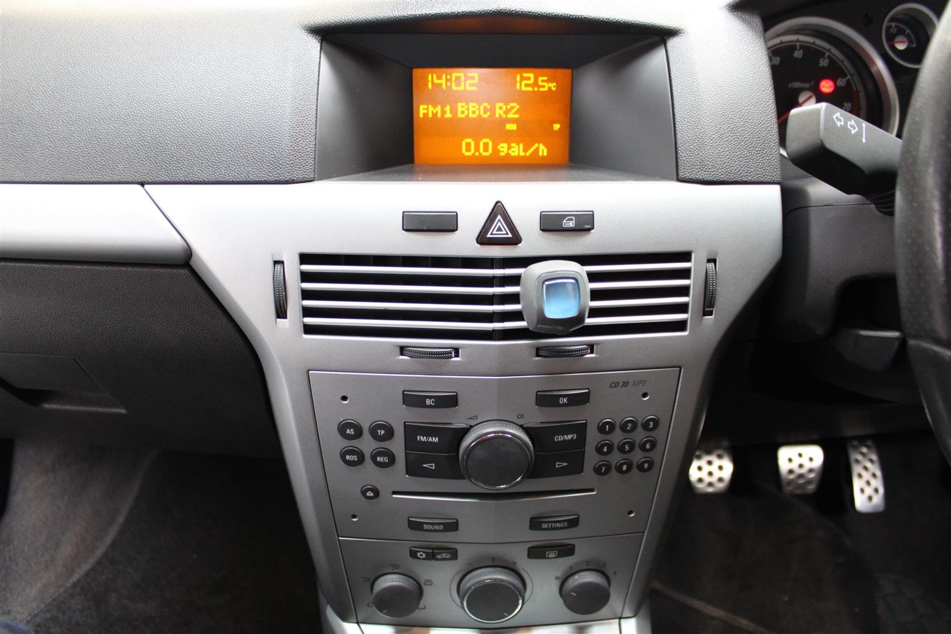 08 08 Vauxhall Astra SXI - Image 14 of 23