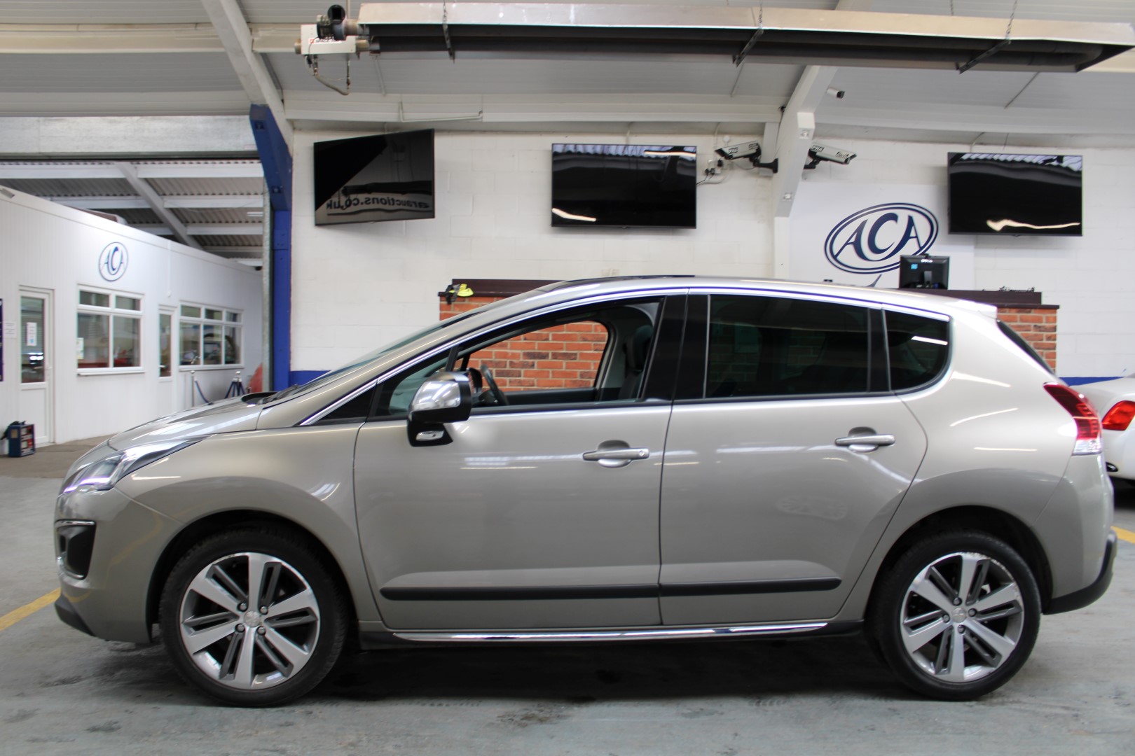 16 16 Peugeot 3008 Allure Blue HDI - Image 33 of 33