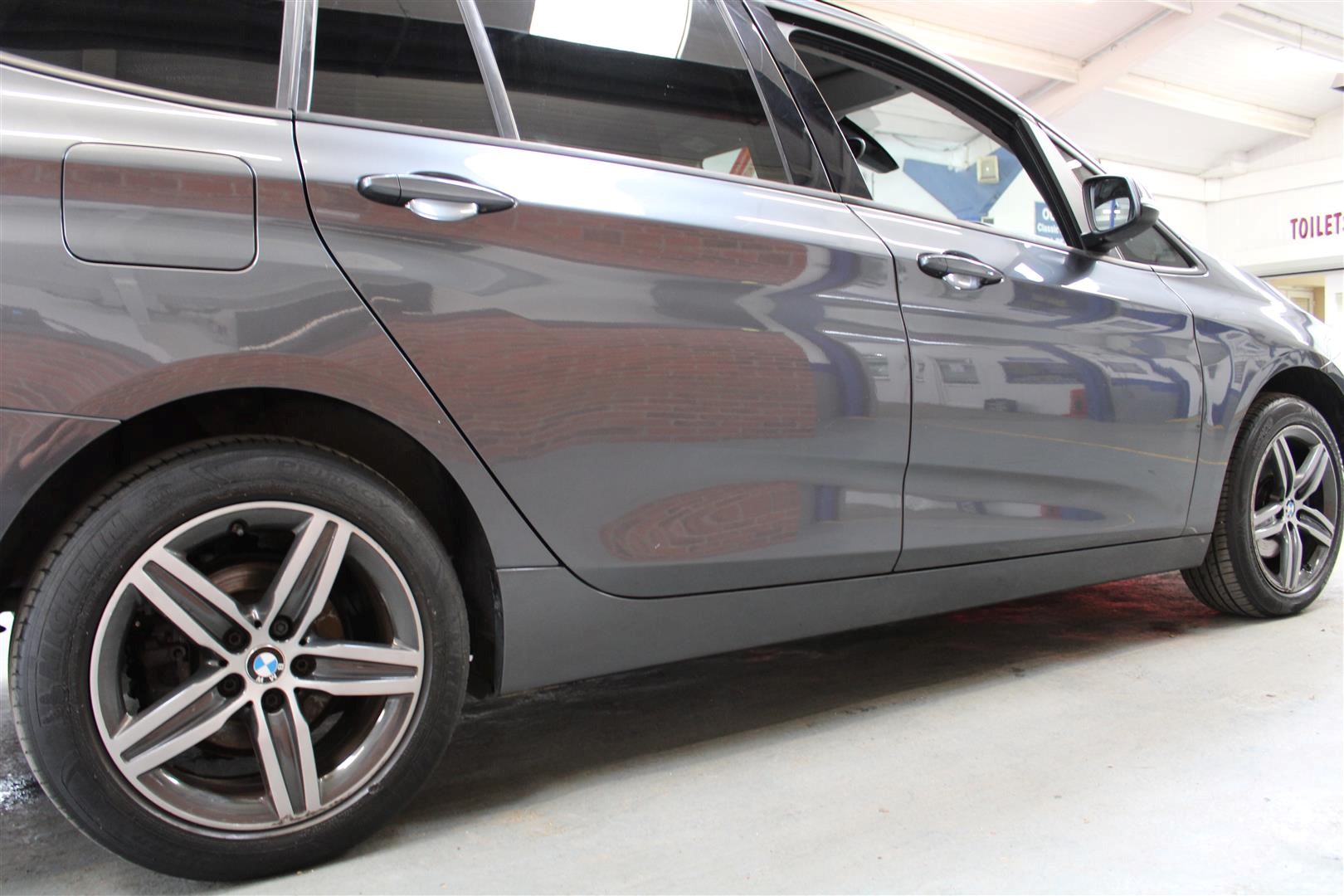 17 17 BMW 216D Sport - Image 31 of 40