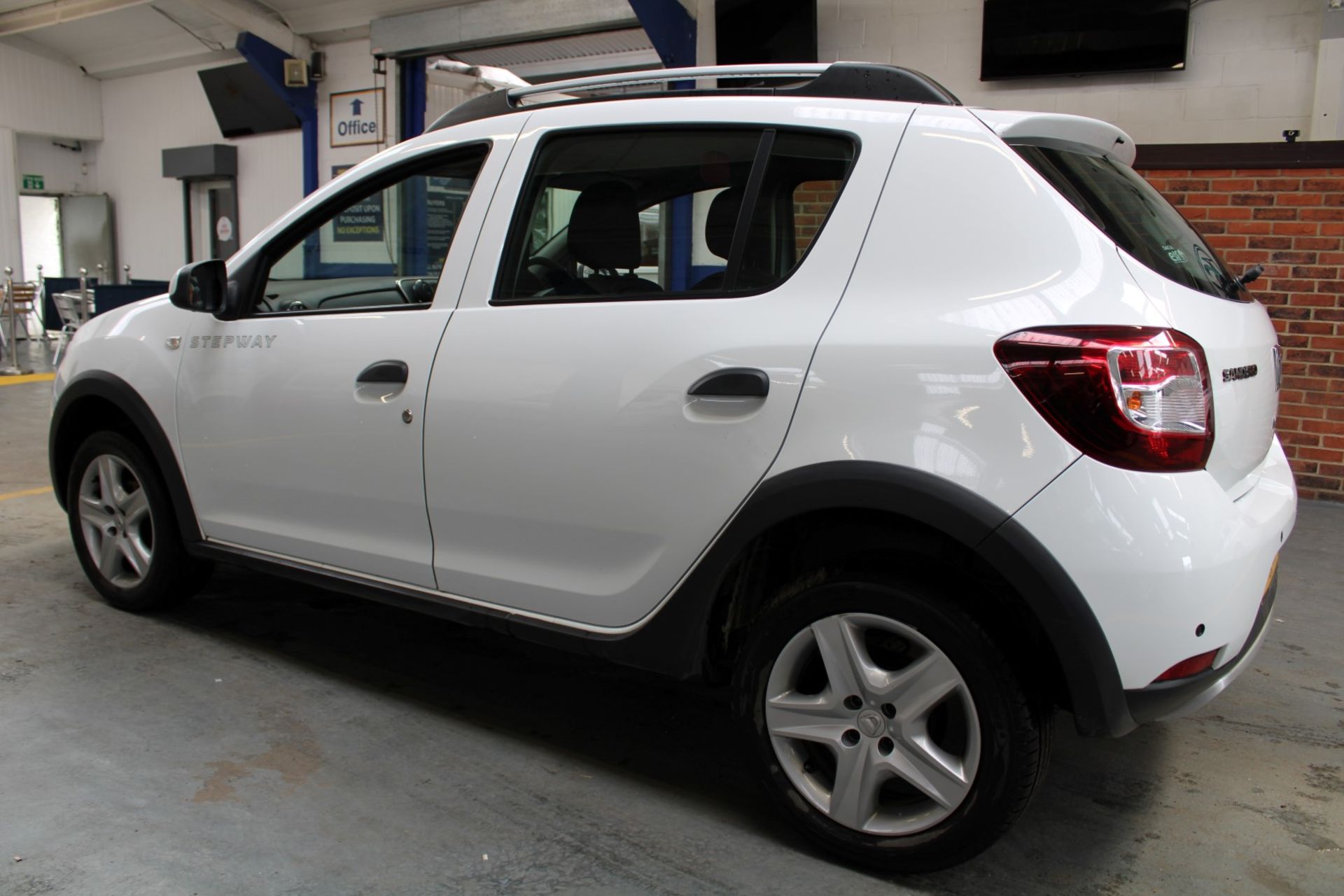 65 15 Dacia Sandero Stepway Laurete - Image 27 of 28